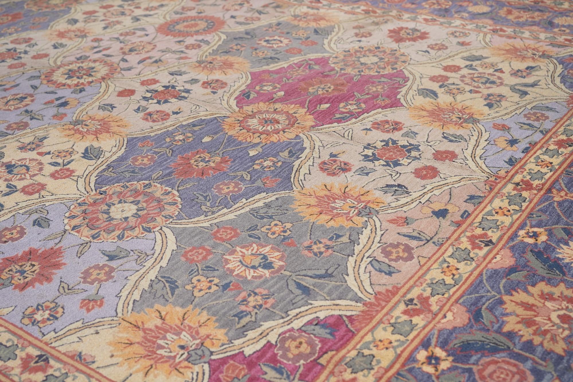Europäischer Vintage-Hakenteppich 8'6'' x 11'4'' (20. Jahrhundert) im Angebot