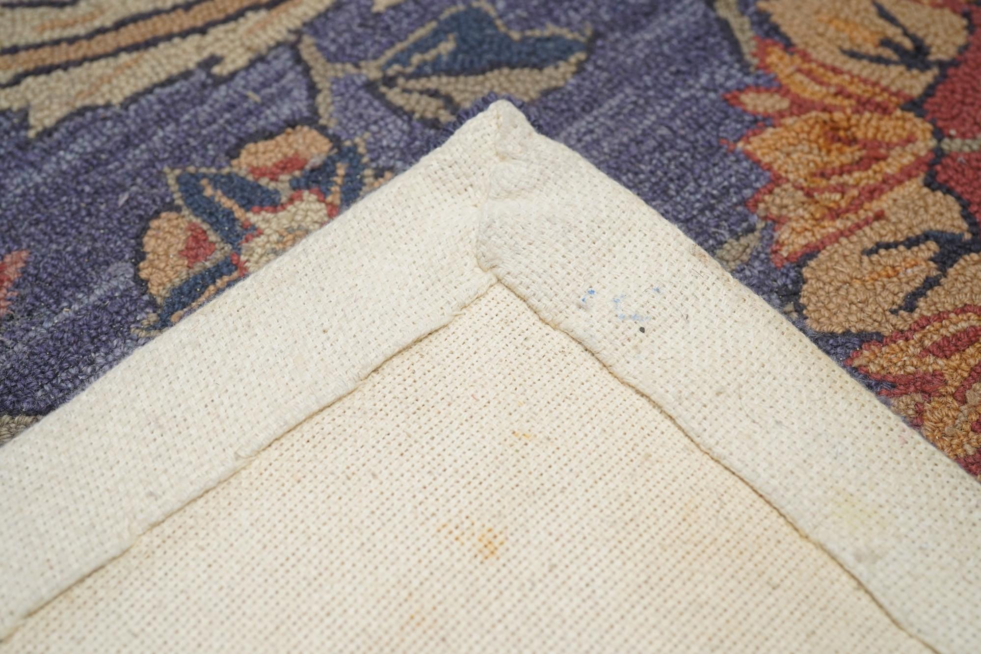 Europäischer Vintage-Hakenteppich 8'6'' x 11'4'' im Angebot 2