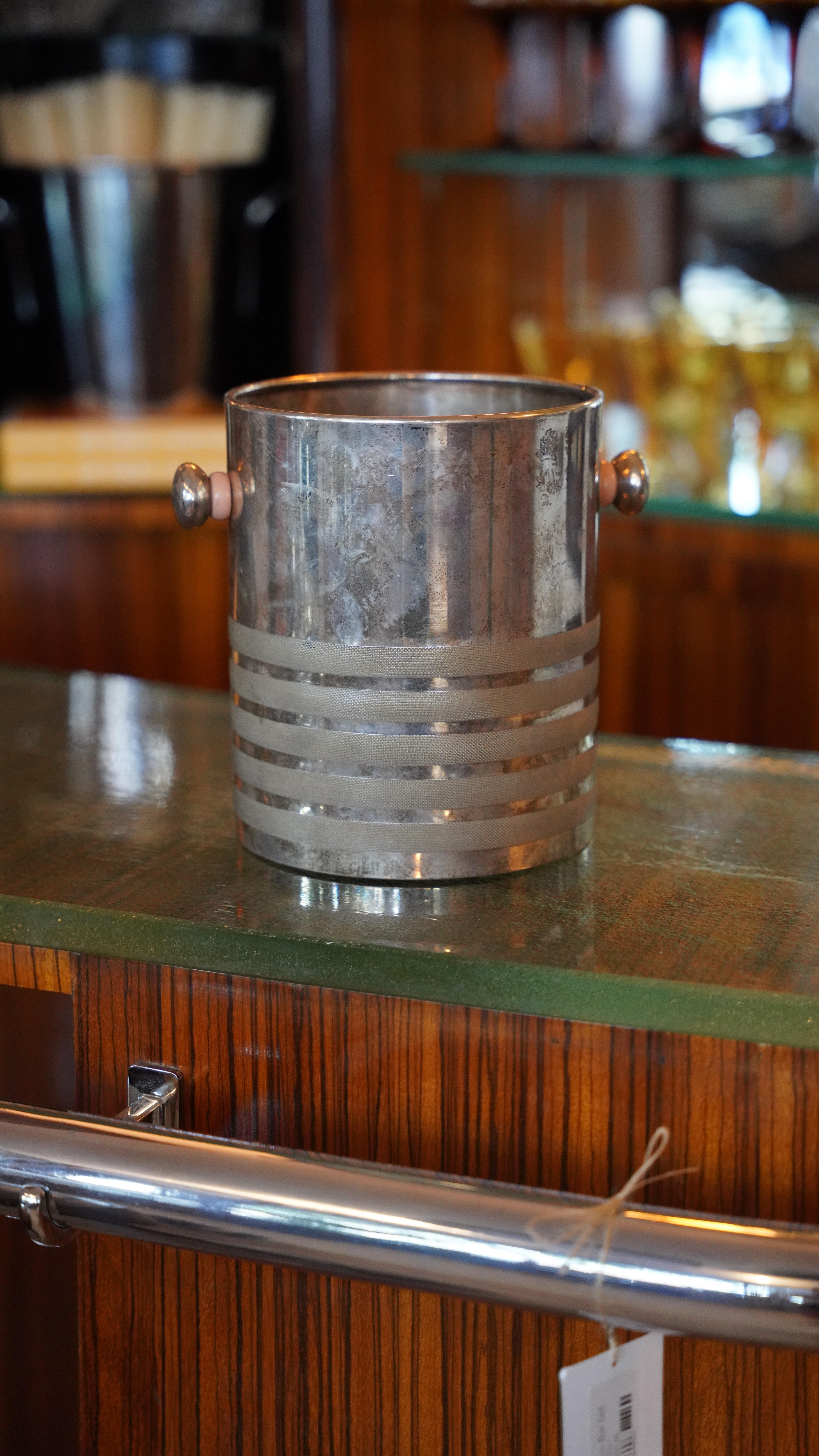 A super fun art deco wine / champagne chiller! Medium weight for an ice bucket. Found in France! 