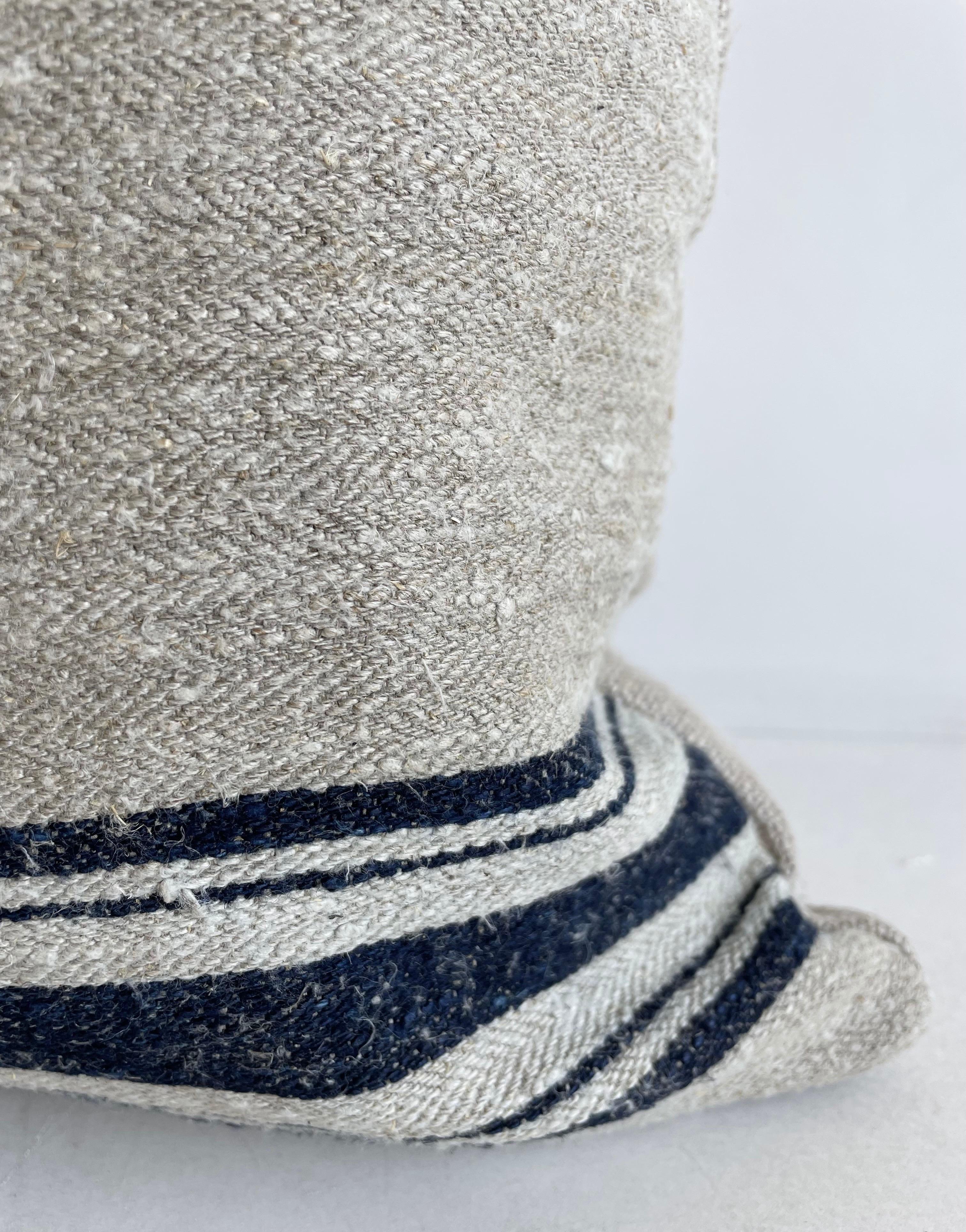 Lin Coussin de sac à grains en lin européen vintage avec insert en vente