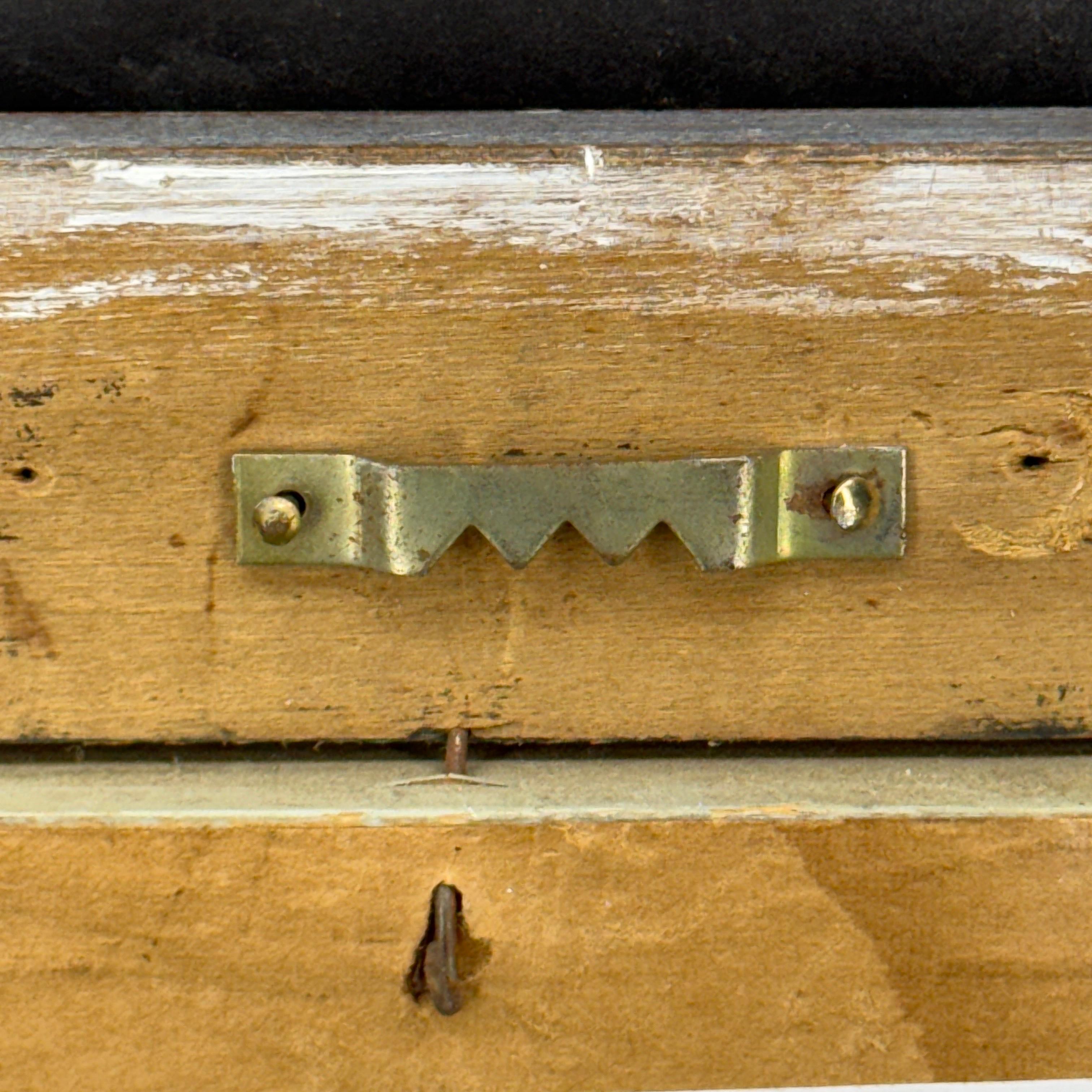 Pittura a olio su tavola europea d'epoca con barca a vela in acqua, firmata in vendita 9