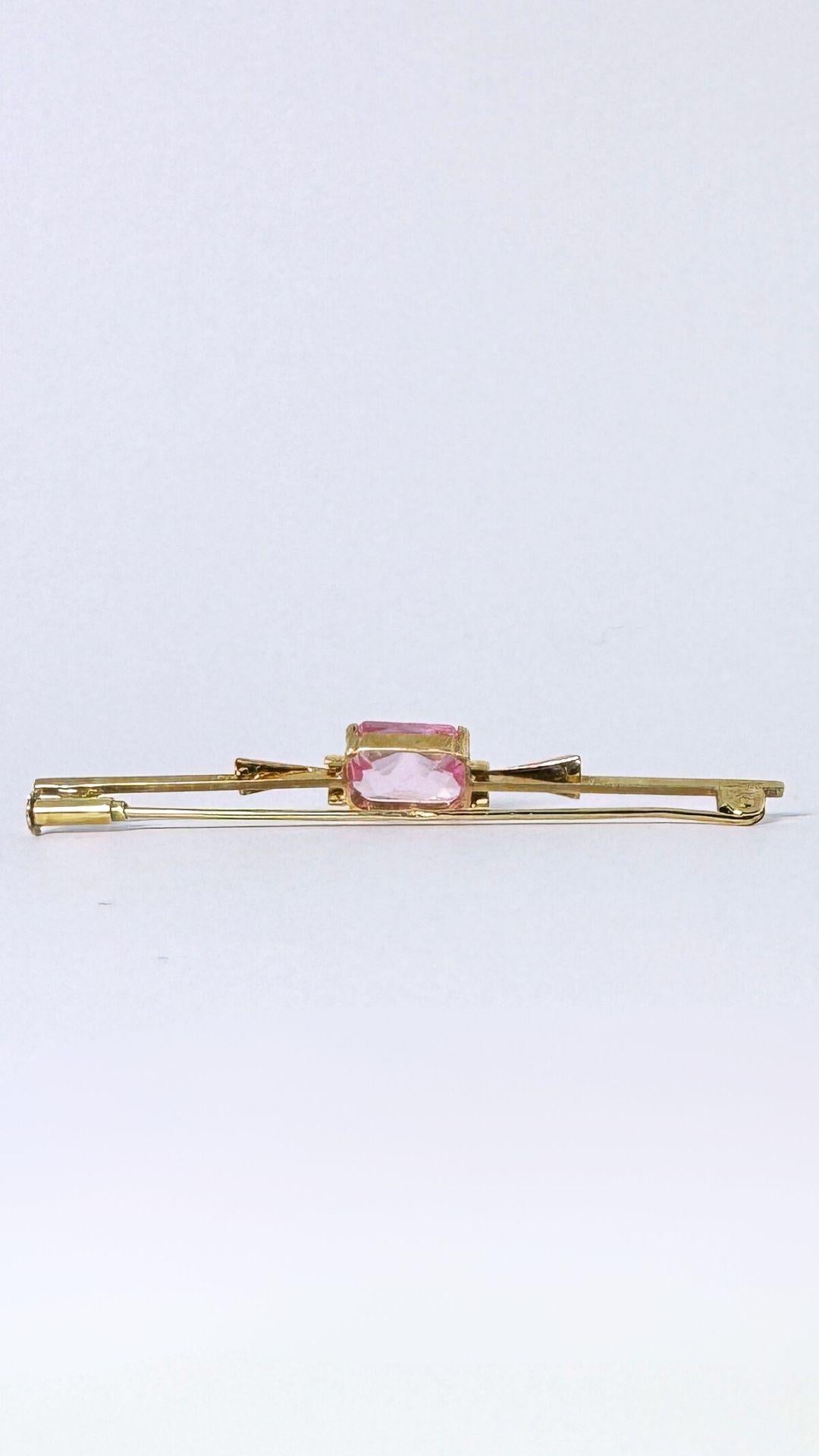 Emerald Cut Vintage European pin, 14 carat yellow gold, with amethyst, rose de france For Sale