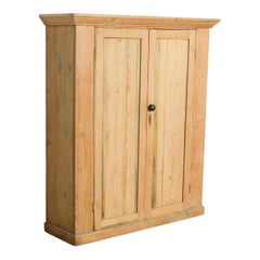 Armario europeo vintage de pino