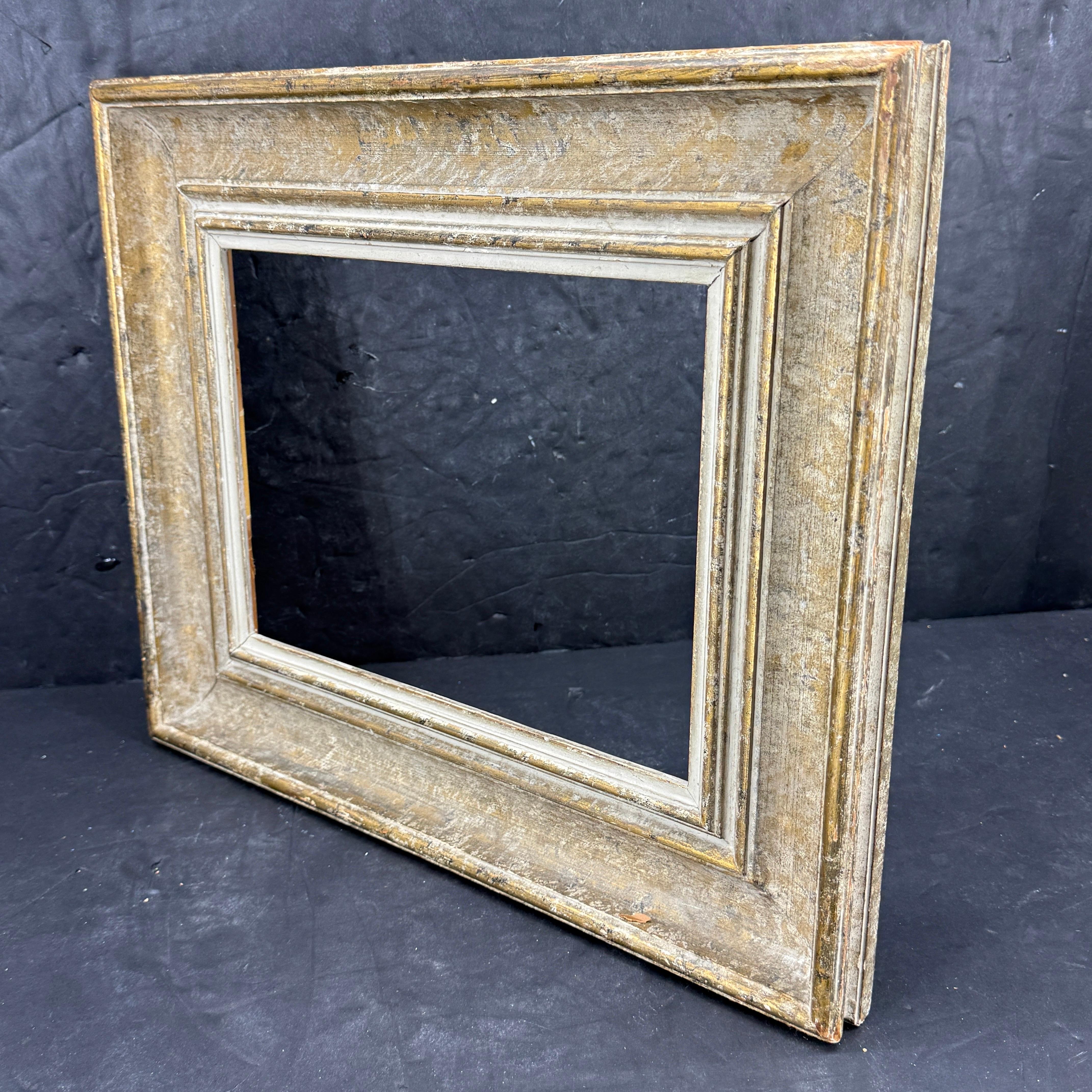 Français Cadre d'art rectangulaire européen peint et doré en vente