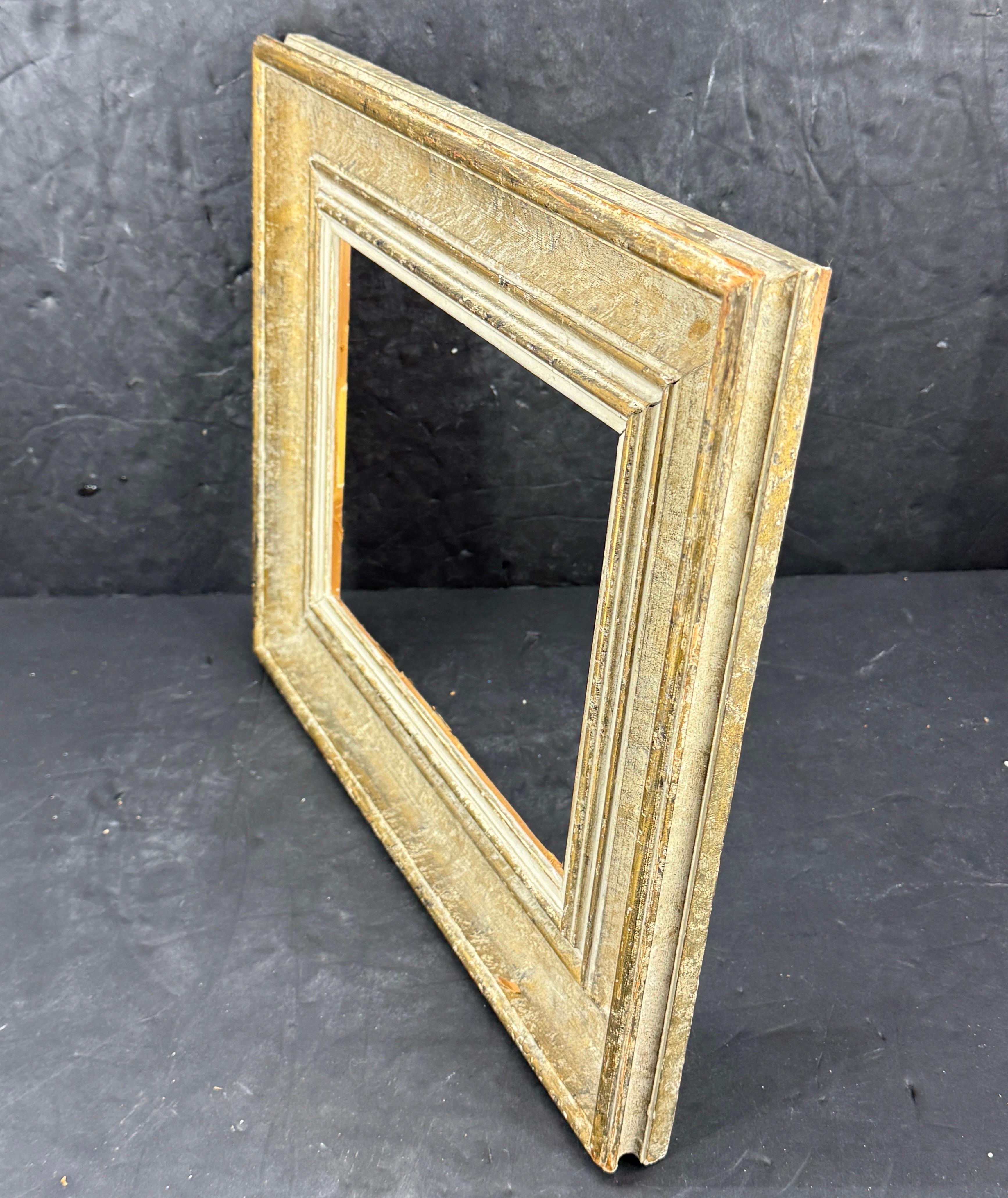 Sculpté à la main Cadre d'art rectangulaire européen peint et doré en vente