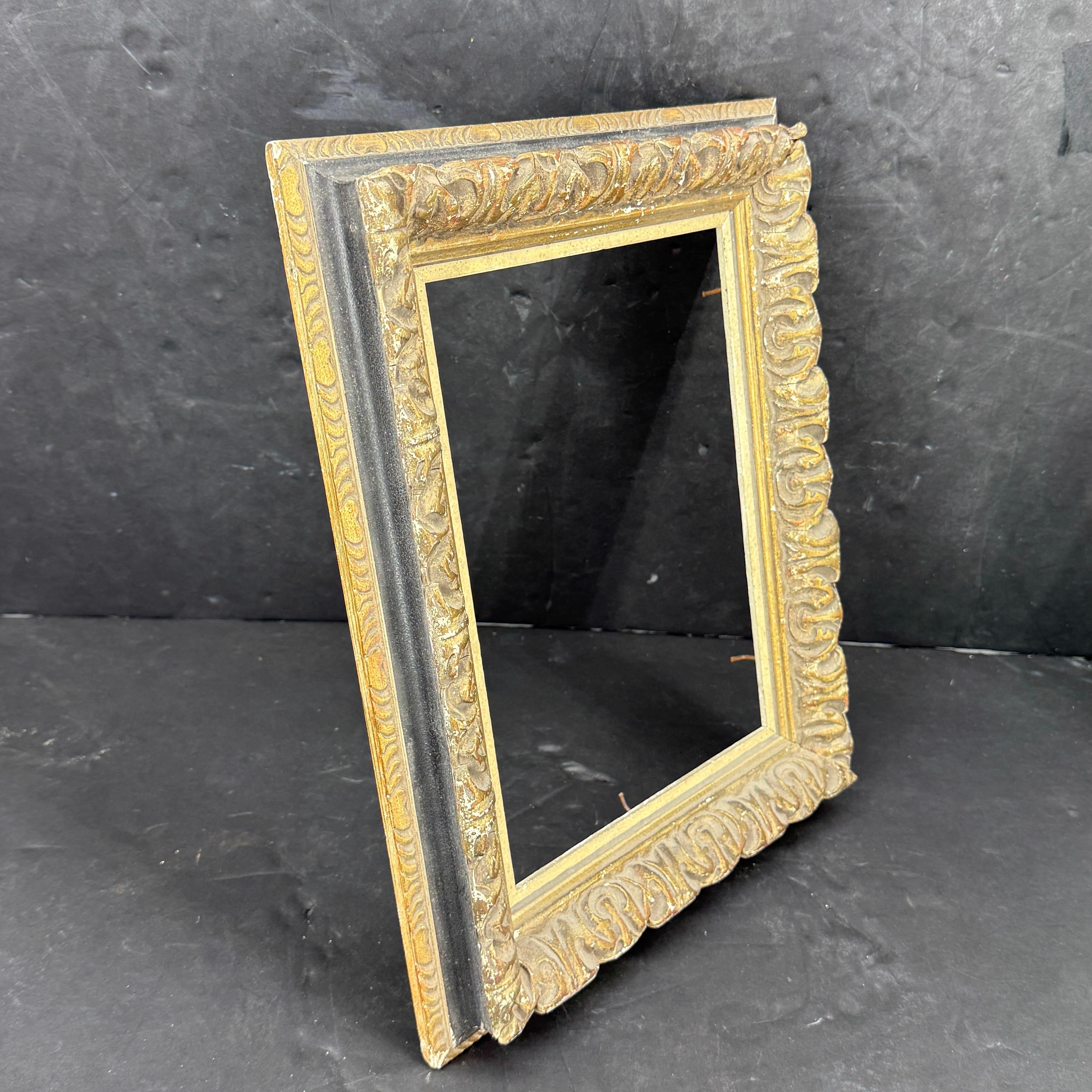 Vintage European Rectangular Wood Painted Gilt Art Frame (Handgeschnitzt) im Angebot