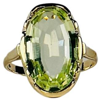 Vintage European gold ring 14 carat with green spinel of 5.5 carat For Sale