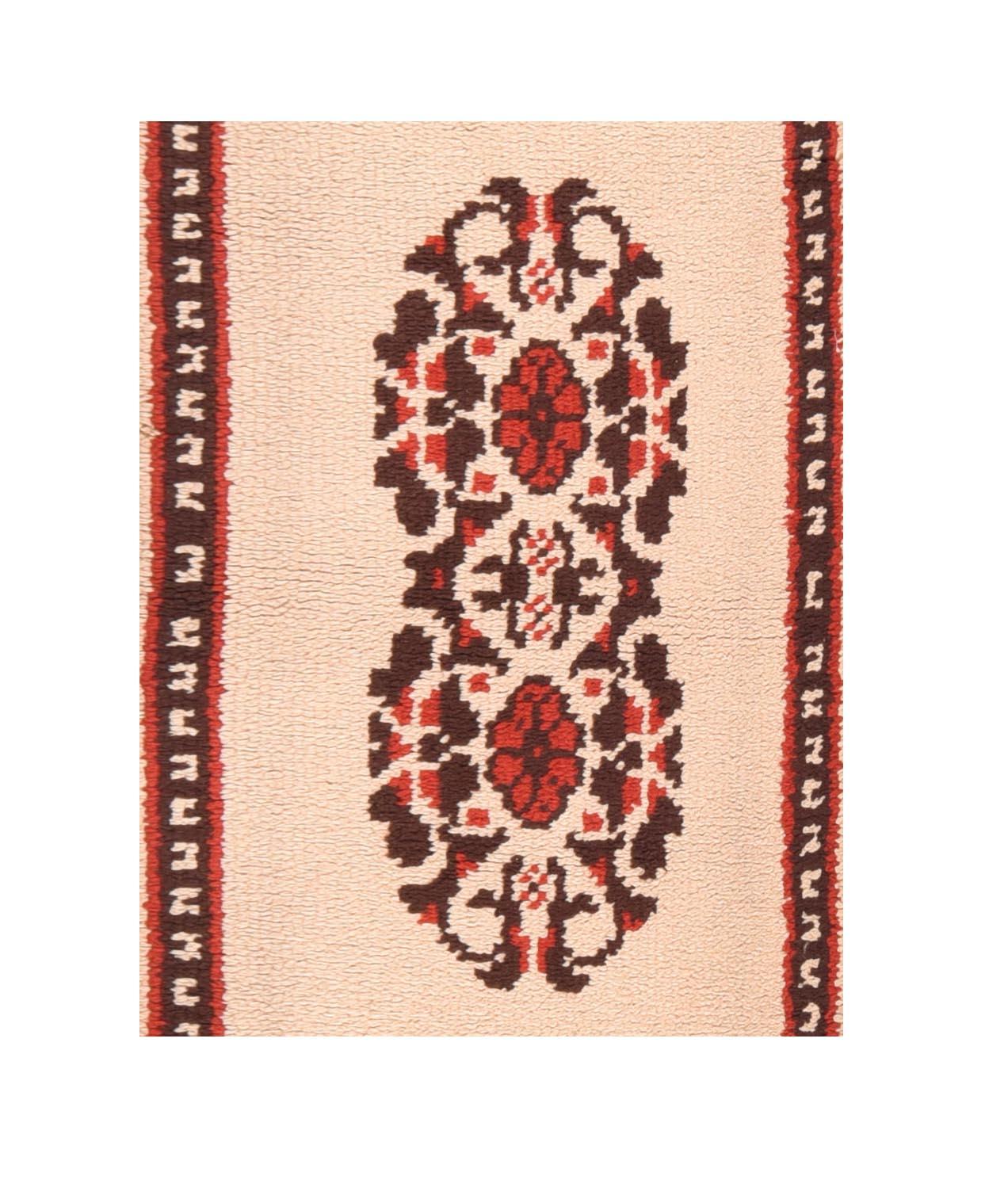 Vintage By Runner 2'10'' x 11'8'' In condizioni buone in vendita a New York, NY