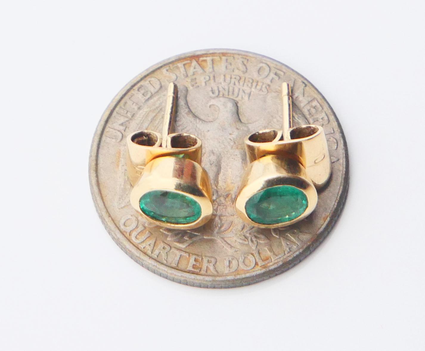 Vintage European stud Earrings 1.5ctw Emeralds solid 18K Gold / 3.65 gr 8