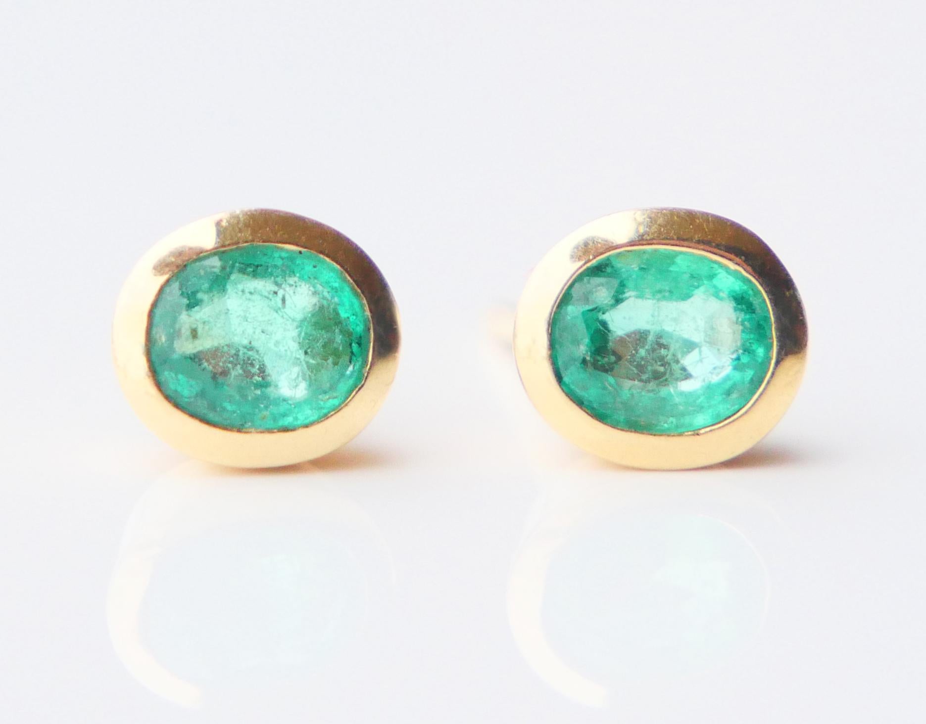Vintage European stud Earrings 1.5ctw Emeralds solid 18K Gold / 3.65 gr 3