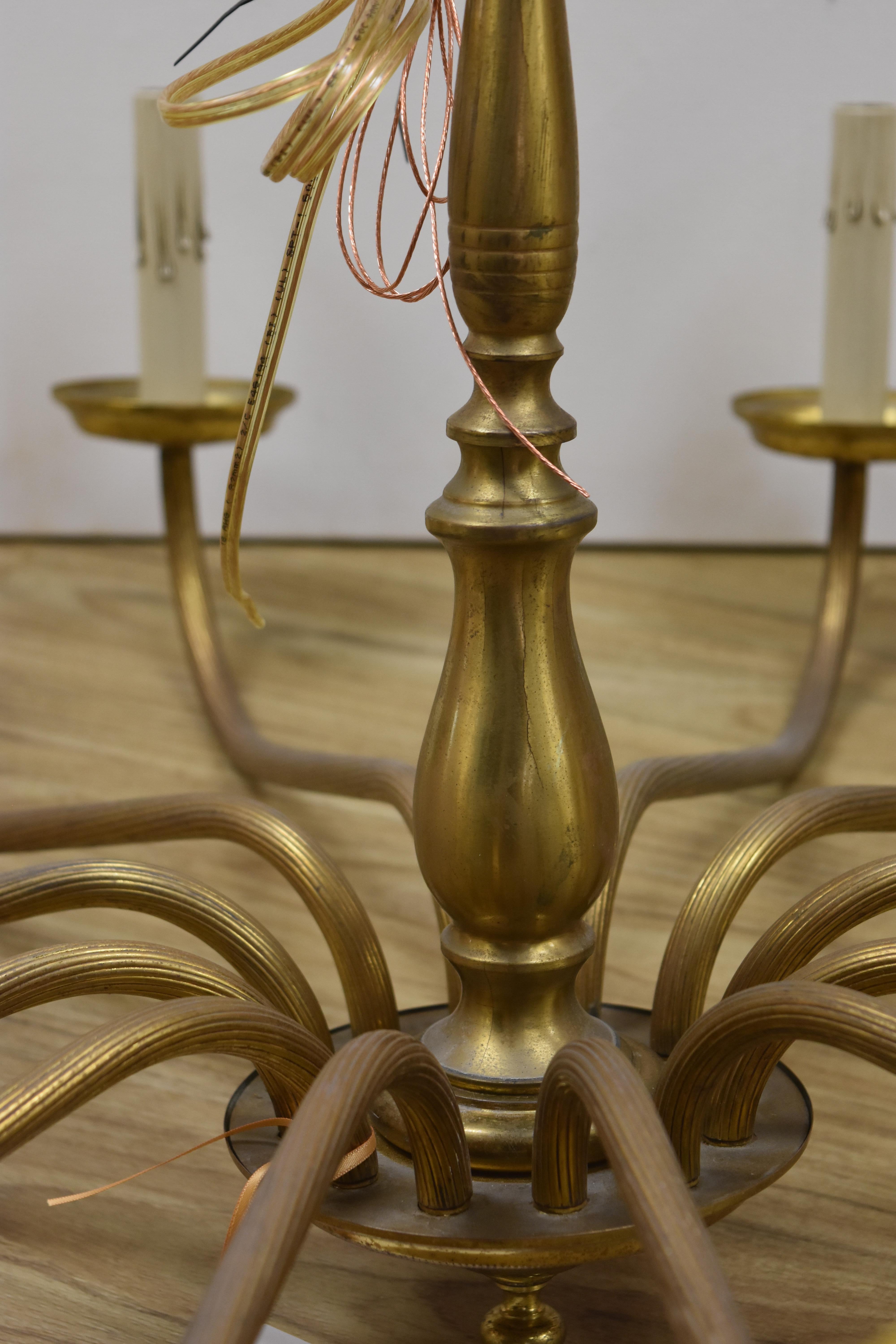 20th Century Vintage European Twelve-Arm Brass Chandelier For Sale