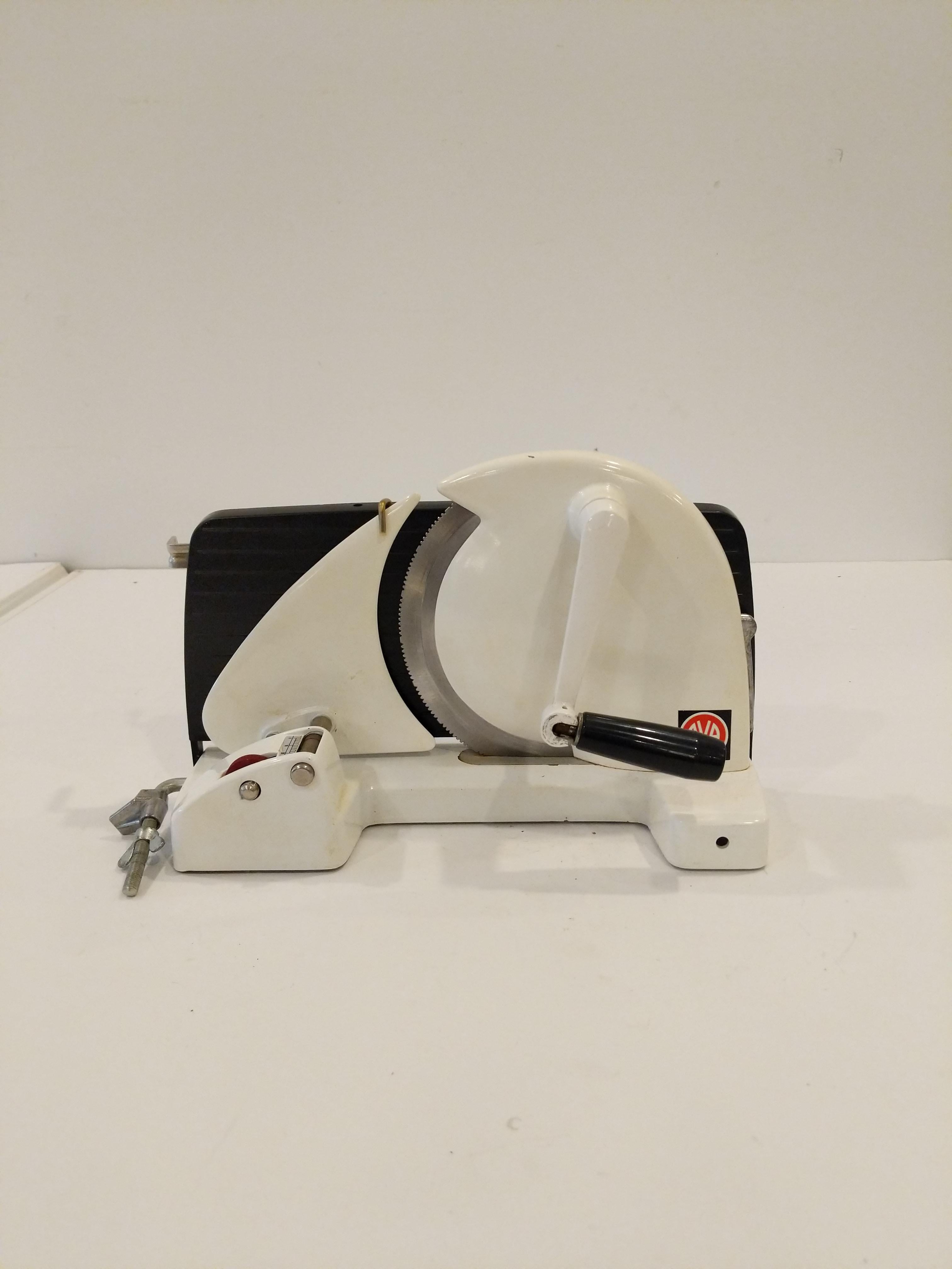 Vintage Eva Bread, Cheese, and Meat Slicer In Good Condition In Gardiner, NY
