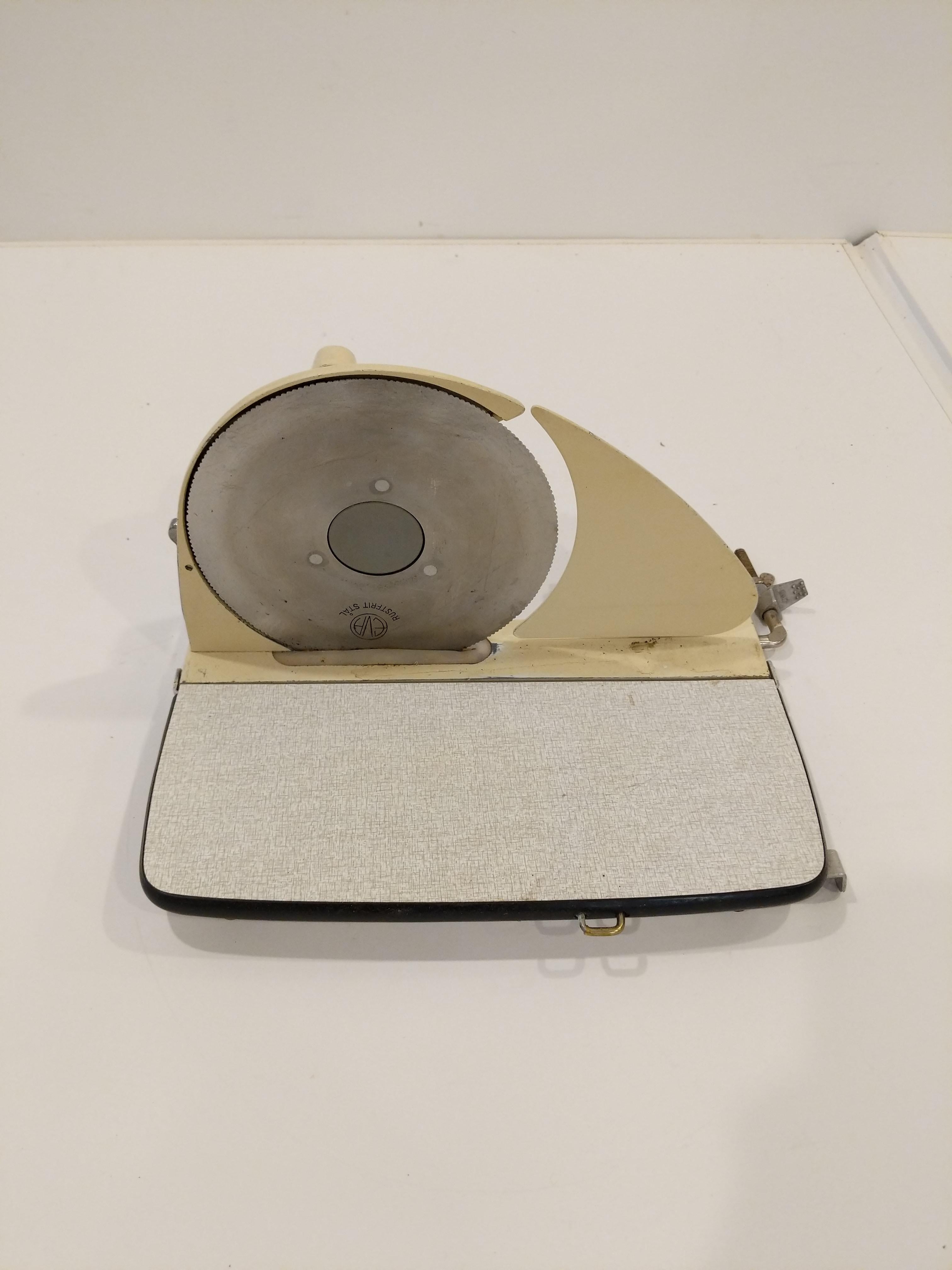 Vintage Eva Bread, Cheese, and Meat Slicer In Good Condition In Gardiner, NY