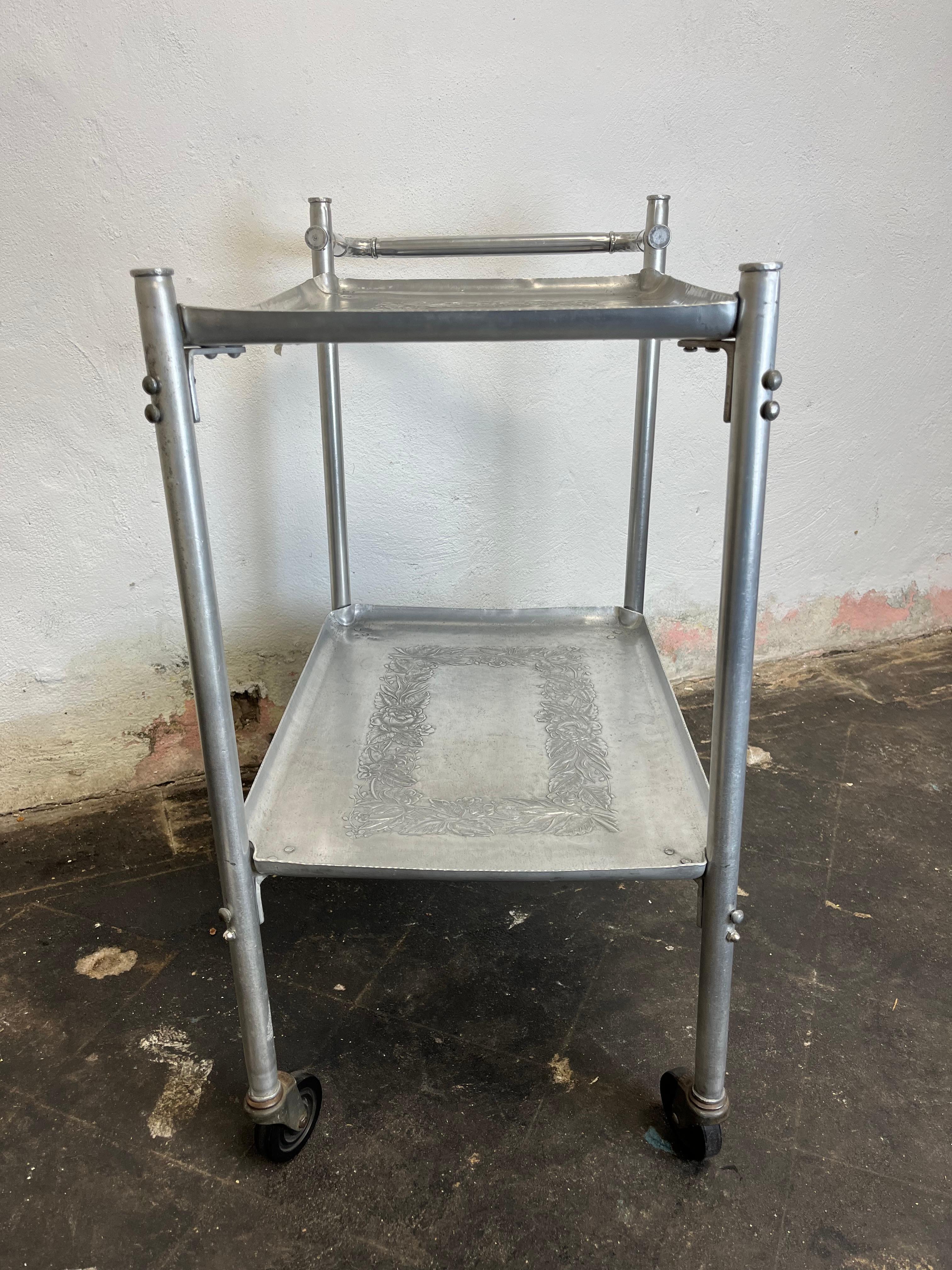 Chariot de service vintage en aluminium Hammer Everlast Bon état - En vente à W Allenhurst, NJ