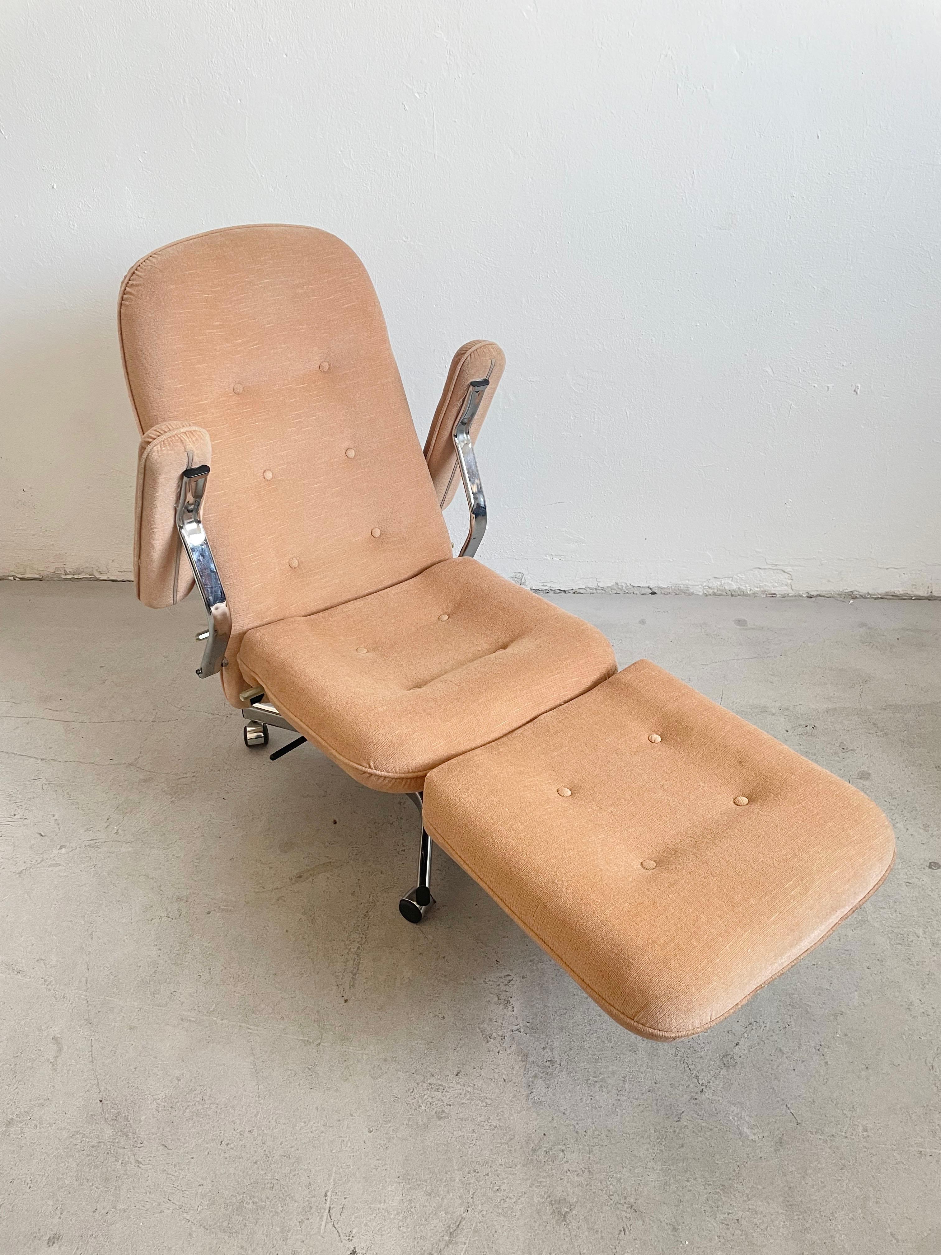 Vintage Everstyl Armchair Convertible and Multi-functional Recliner France 1970s In Good Condition For Sale In Zagreb, HR
