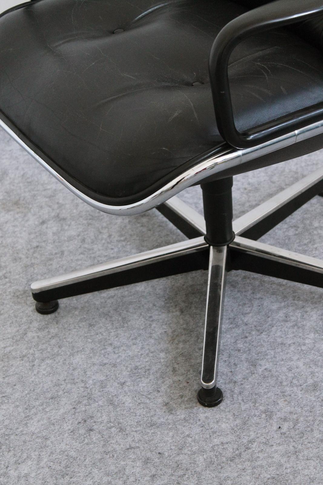 Vintage Executive Swivel Armchair by Charles Pollock for Knoll International 5
