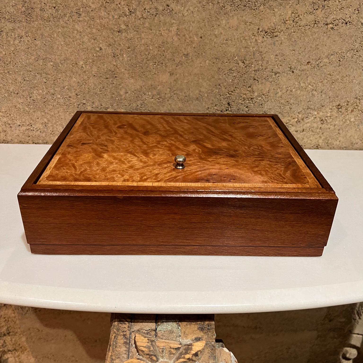 Midcentury Modern Game Box Exotic Burlwood  In Good Condition For Sale In Chula Vista, CA