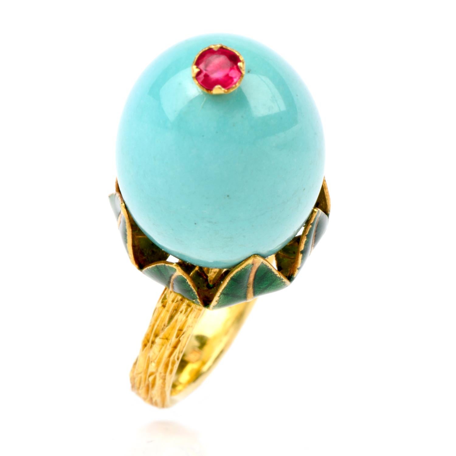 This exotic, vintage, 18K yellow gold ring will

Set the stage for any safari or nature attire.  From the

Bark finish of the band to the hand enameled, vibrant

Green leaves, this astonishing work of art boasts of

Natures beauty.  

Nestled in the