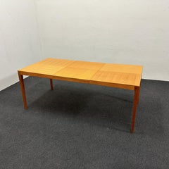 Vintage Expandable 60s Cherry Wood Dining Table