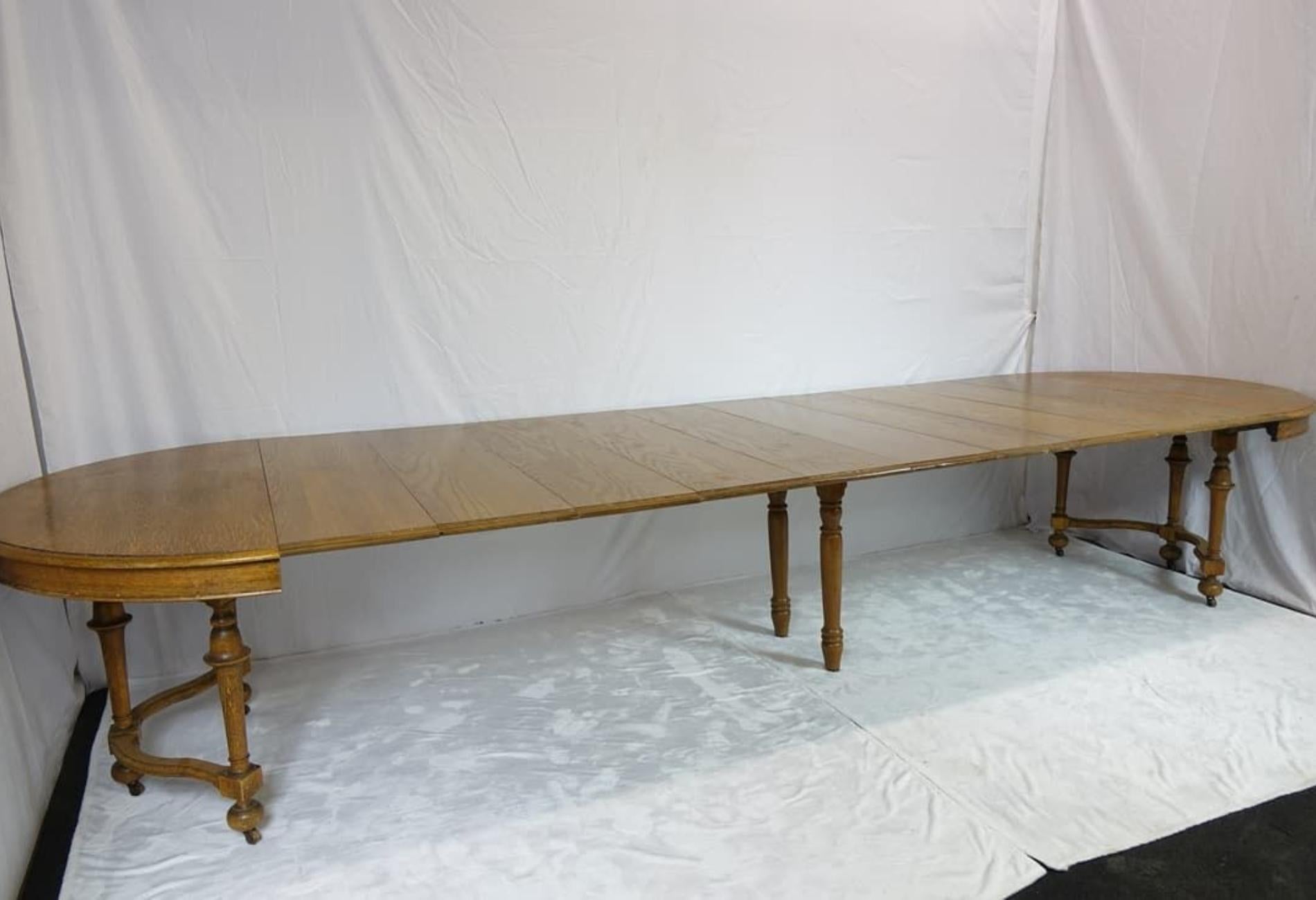 Vintage Expandable Oak Dining-Room Table Up To 14