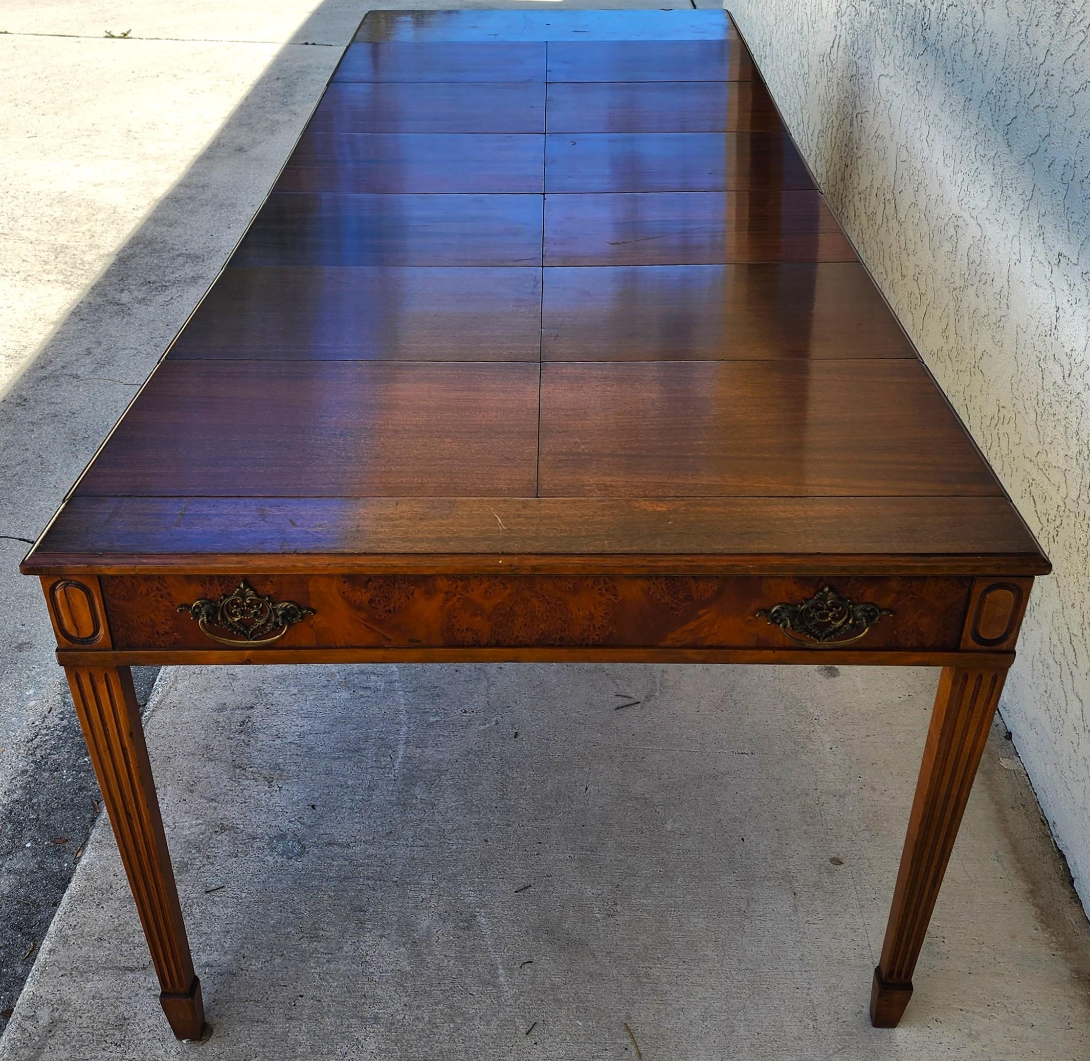 Federal Saginaw Vintage Expandable Pullout Buffet Table For Sale