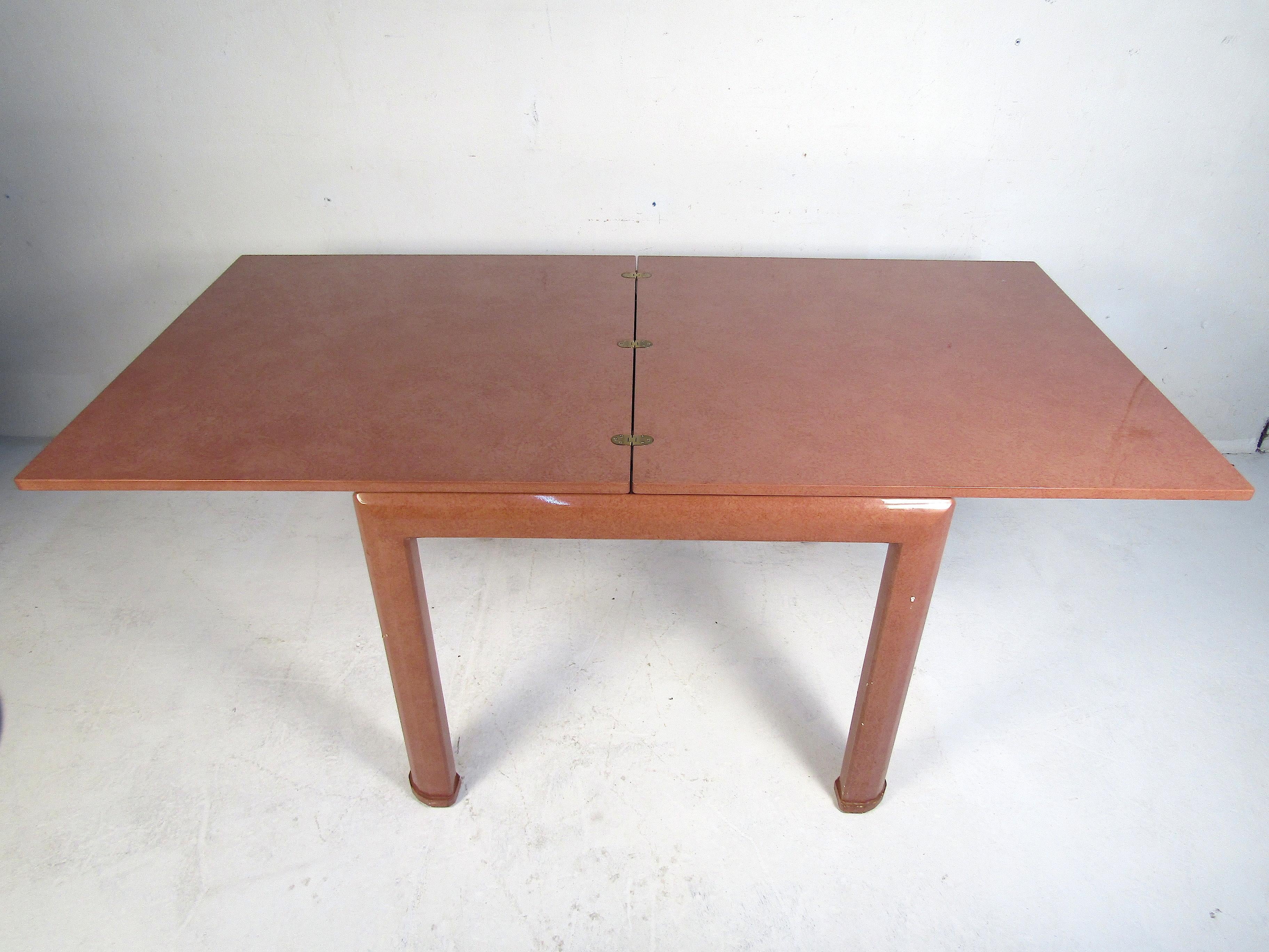 angled leg expandable table