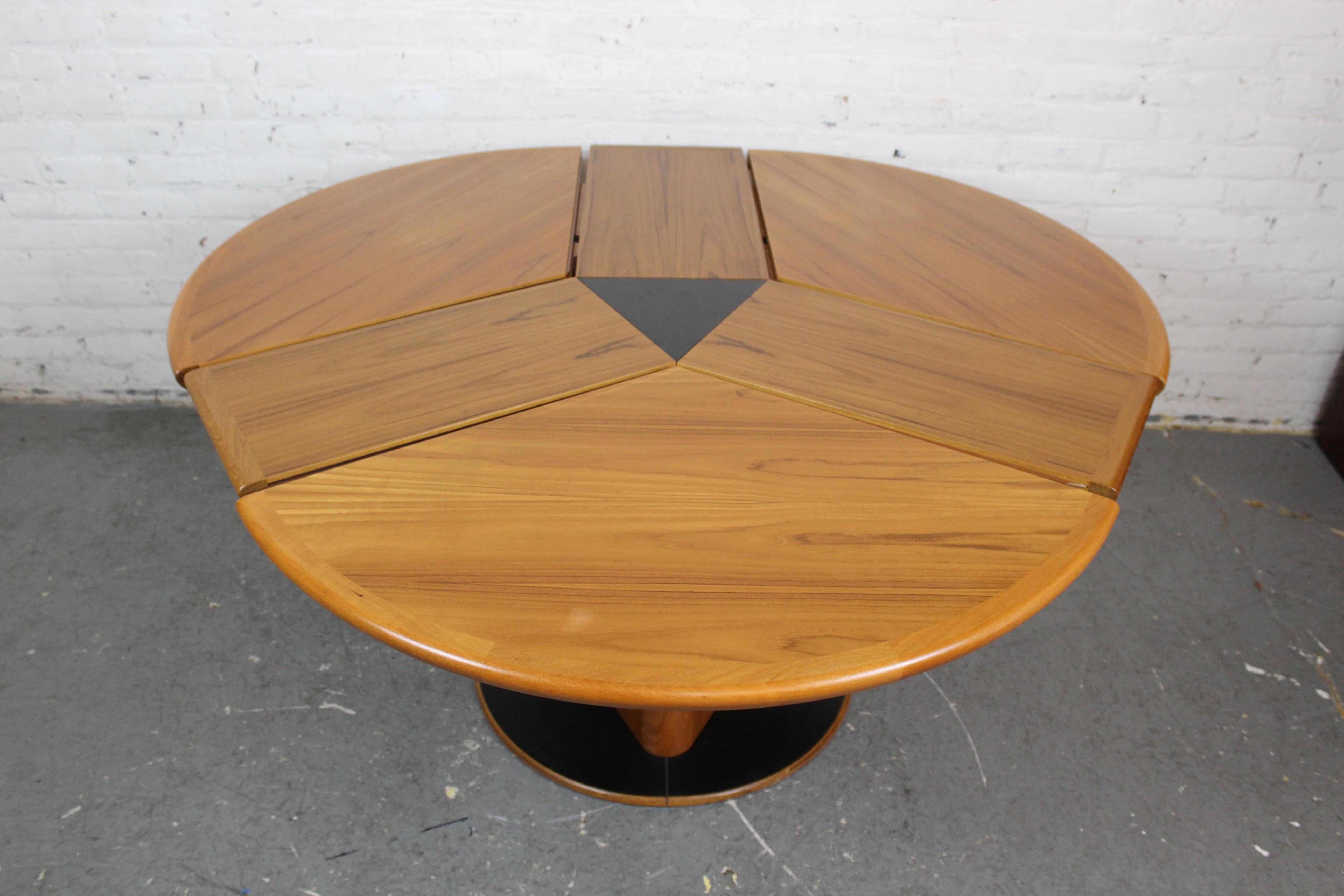 Stratifié Table papillon extensibleSM33 de Skovby Denmark en vente