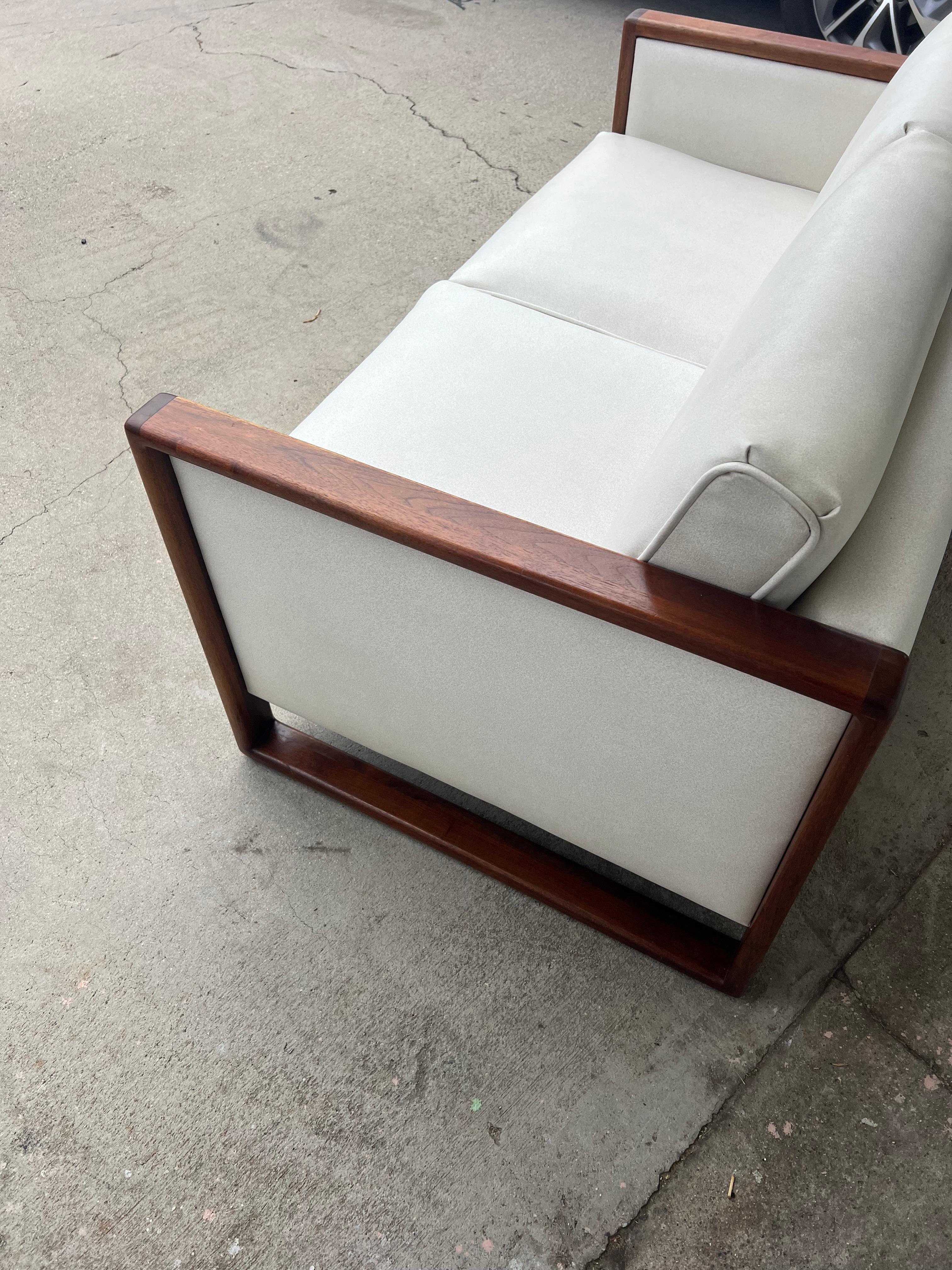 Vintage Exposed Arm Mid Century Loveseat In Good Condition In Los Angeles, CA