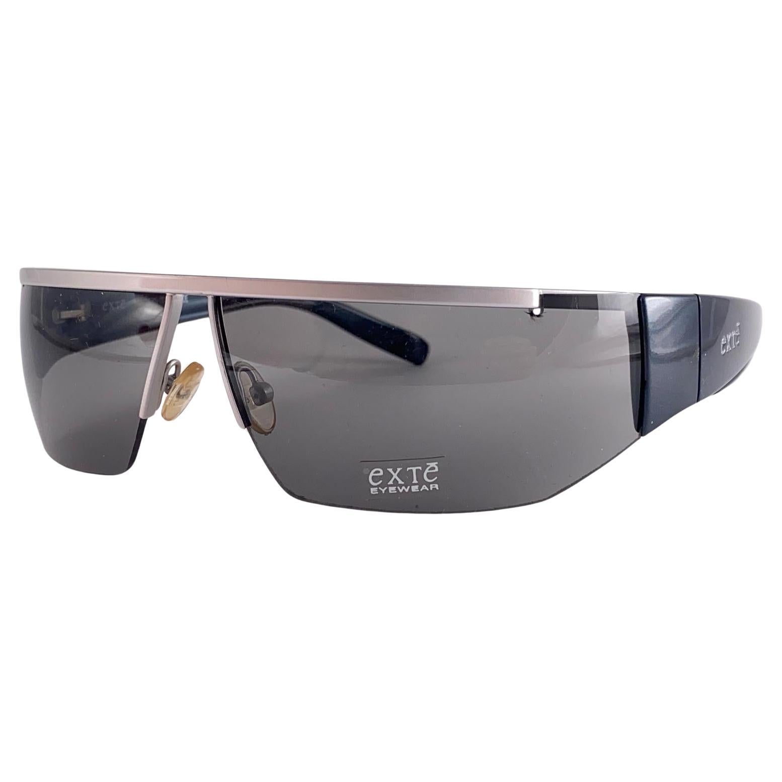 


Vintage Exte Ex 4 S Large Wrap Around Sunglasses 2001 Italy



This Item May Show Minor Sign Of Wear Due To Storage.



Front : 19 Cms

Lens Height : 3.8 Cms

Lens Width : 7.5 Cms 

