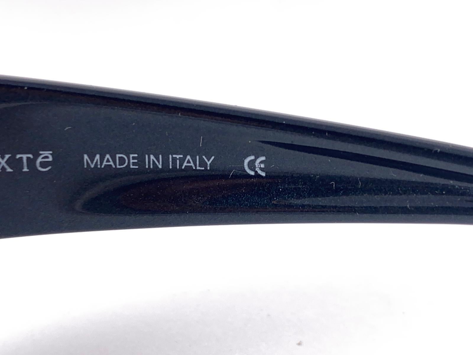 Vintage Exte EX 4 S  Matte Silver & Deep Blue Wrap Around  Sunglasses 2001 Italy In New Condition For Sale In Baleares, Baleares