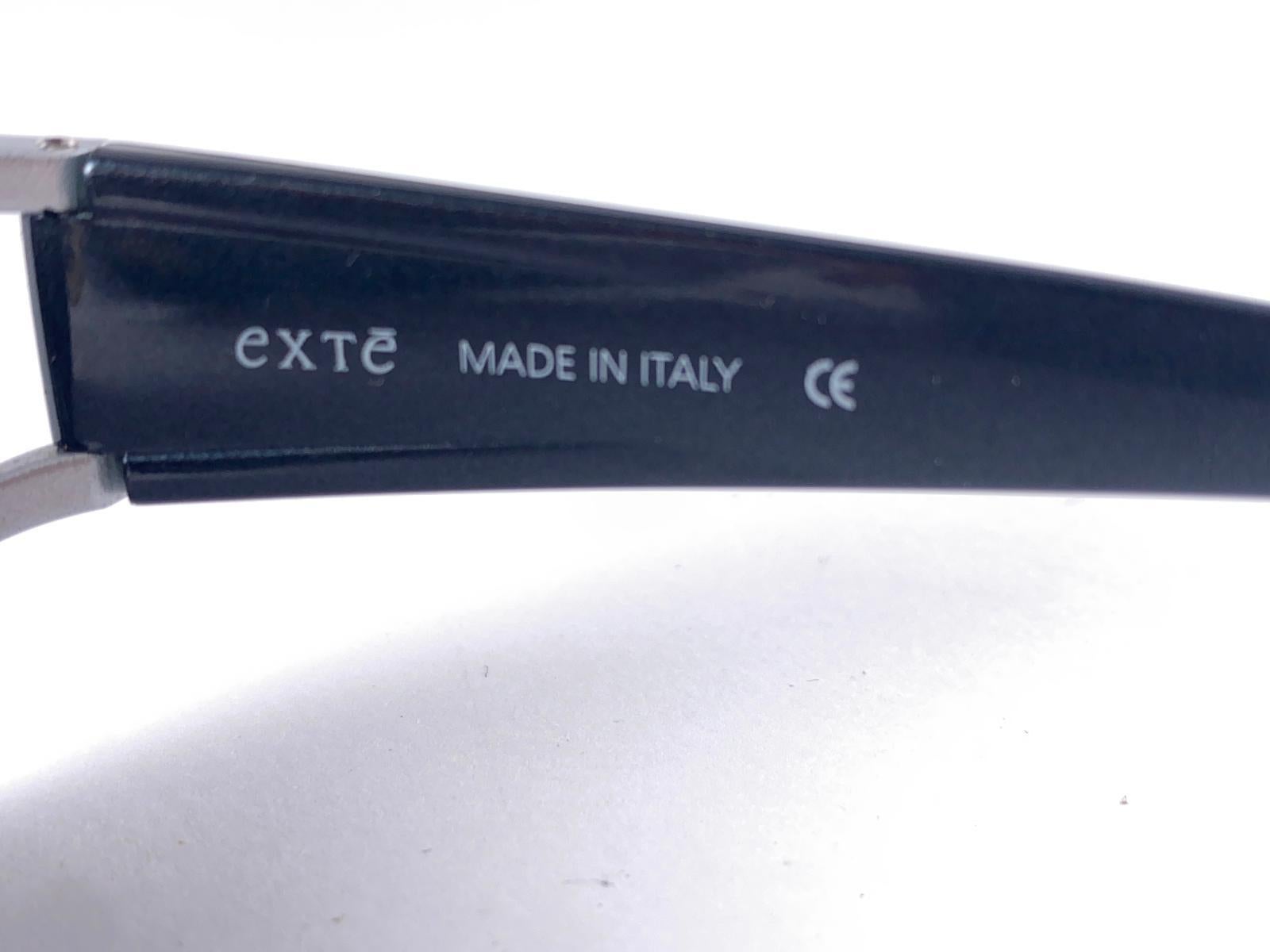 Women's or Men's Vintage Exte EX 5 S  Matte Silver Wrap Around  Sunglasses 2001 Italy For Sale