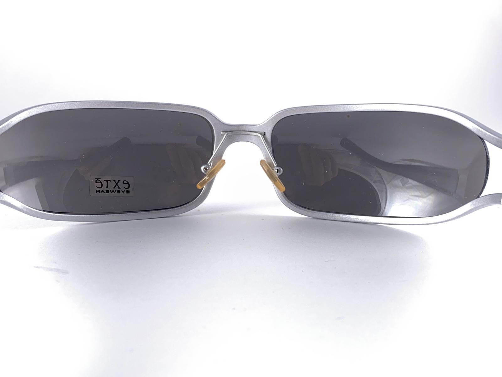 Vintage Exte EX 5 S  Matte Silver Wrap Around  Sunglasses 2001 Italy For Sale 2
