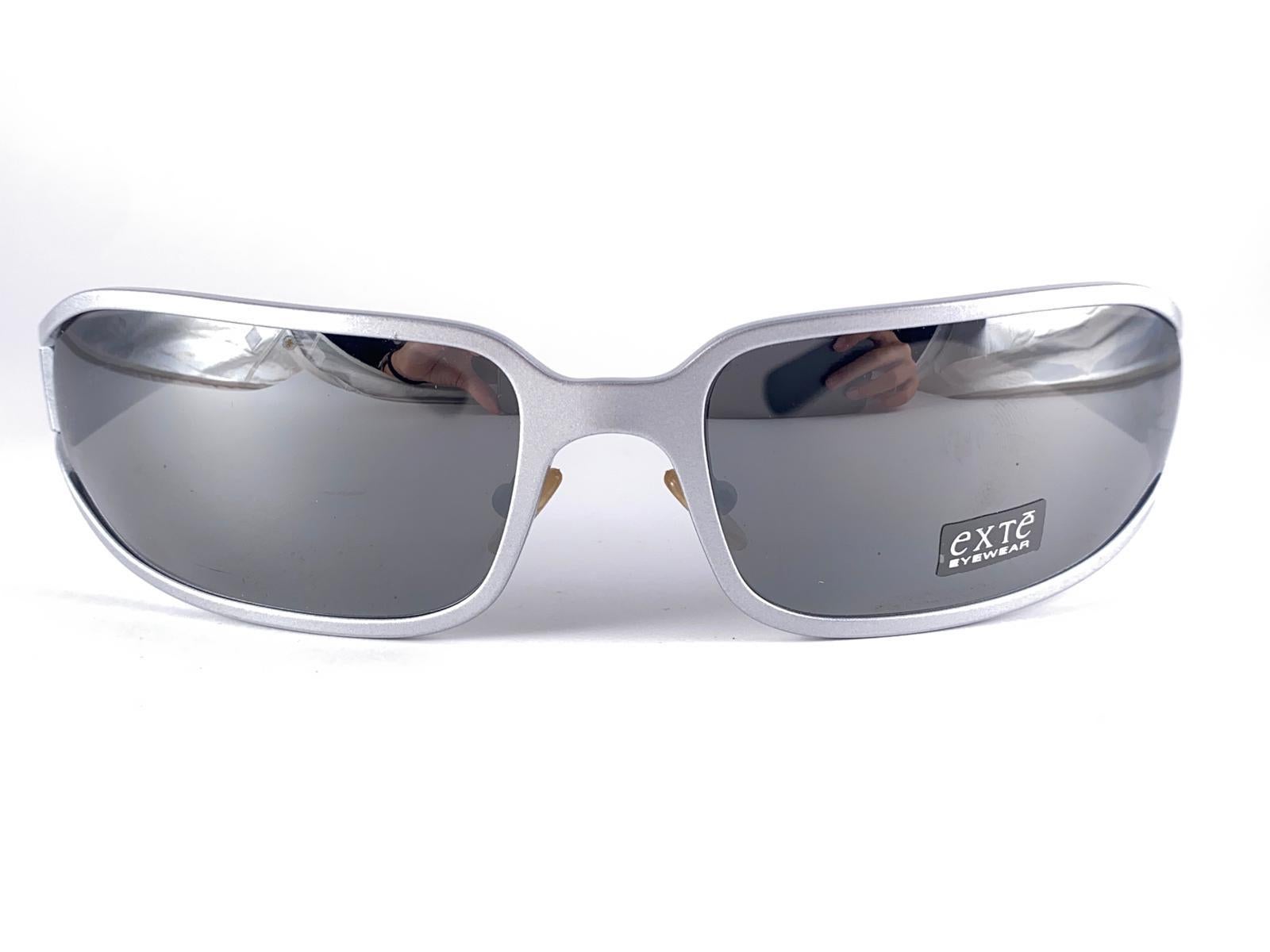 Vintage Exte EX 5 S  Matte Silver Wrap Around  Sunglasses 2001 Italy For Sale 4