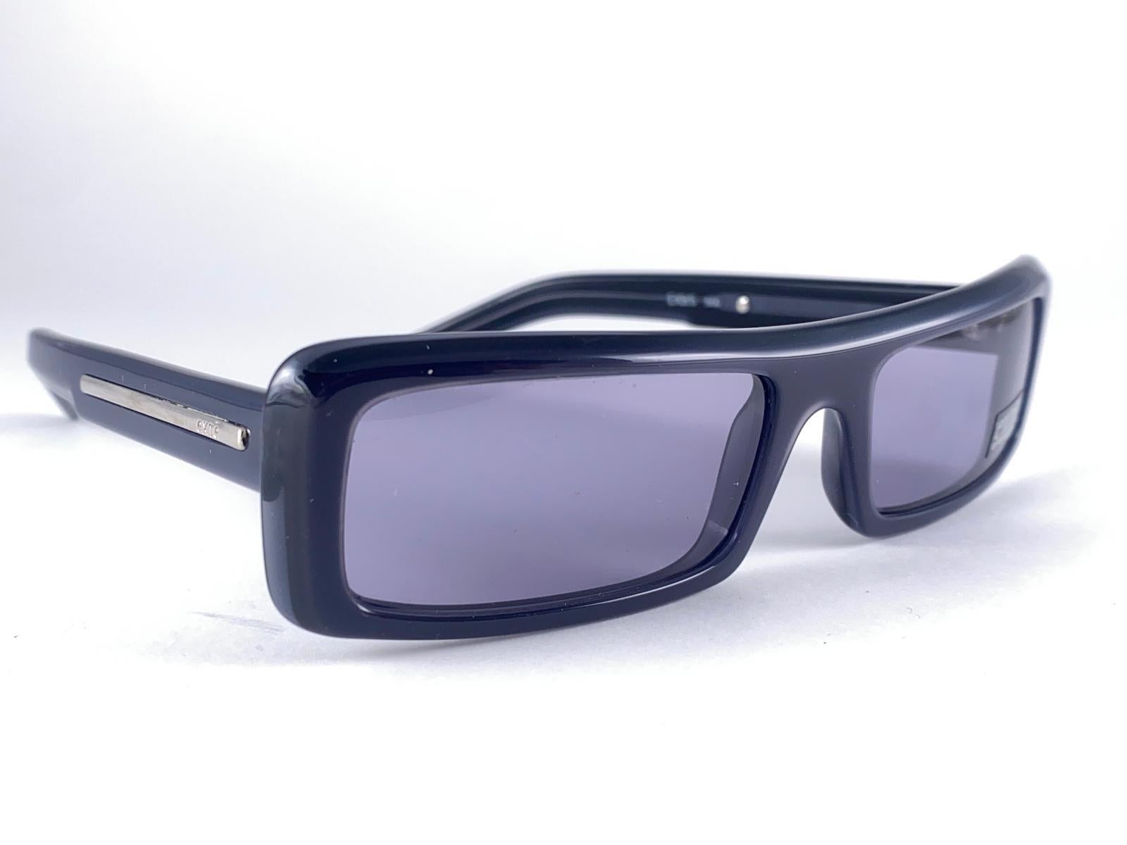 Vintage Exte EX 9  Sleek Medium Dark Blue Sunglasses 2001 Italy For Sale 1