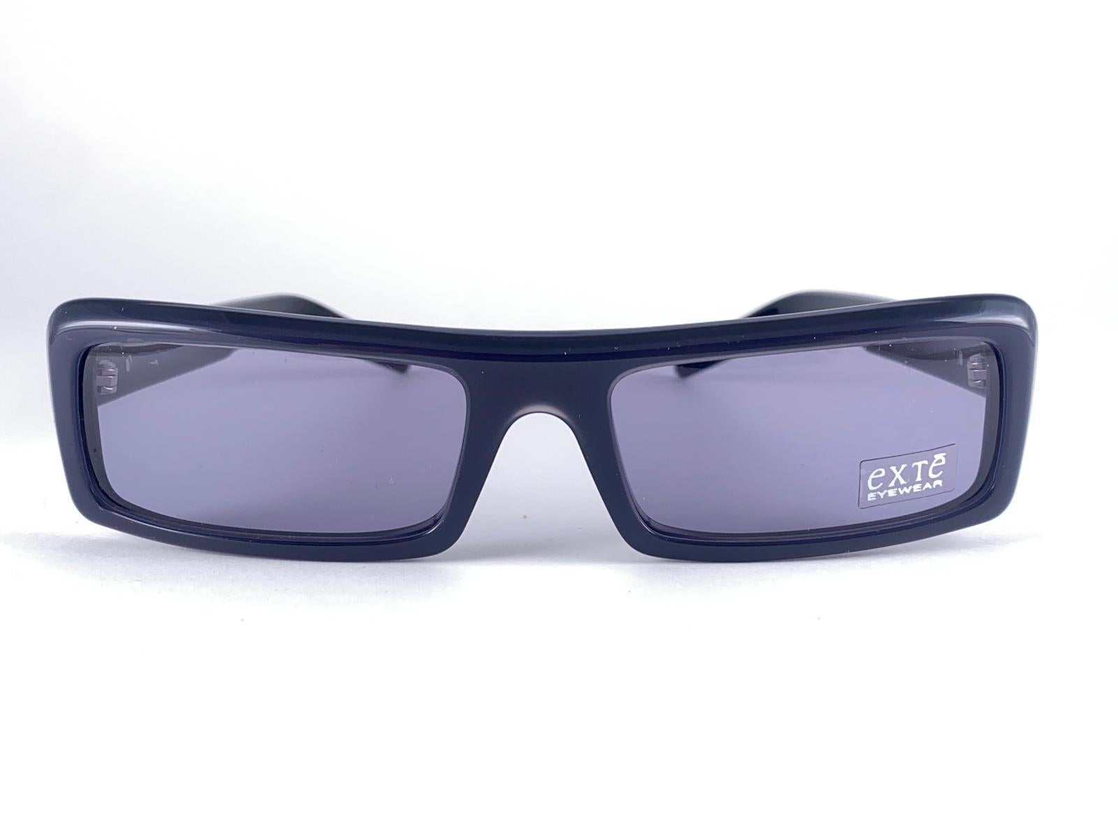 Vintage Exte EX 9  Sleek Medium Dark Blue Sunglasses 2001 Italy For Sale 2