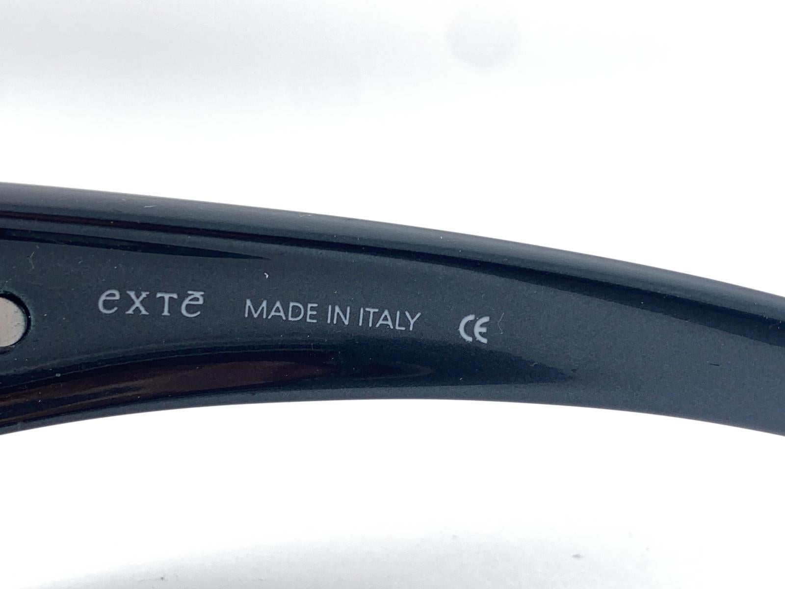 Vintage Exte EX2 Elegante graue Wickel-Sonnenbrille im Vintage-Stil 2001 Italien für Damen oder Herren im Angebot