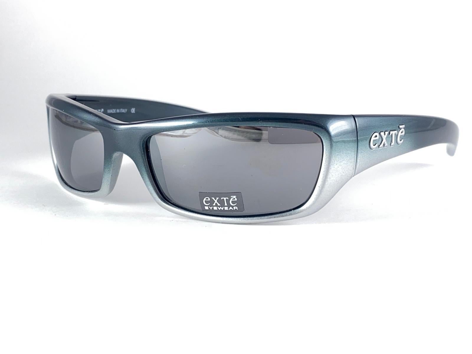 Vintage Exte EX2 Elegante graue Wickel-Sonnenbrille im Vintage-Stil 2001 Italien im Angebot 3