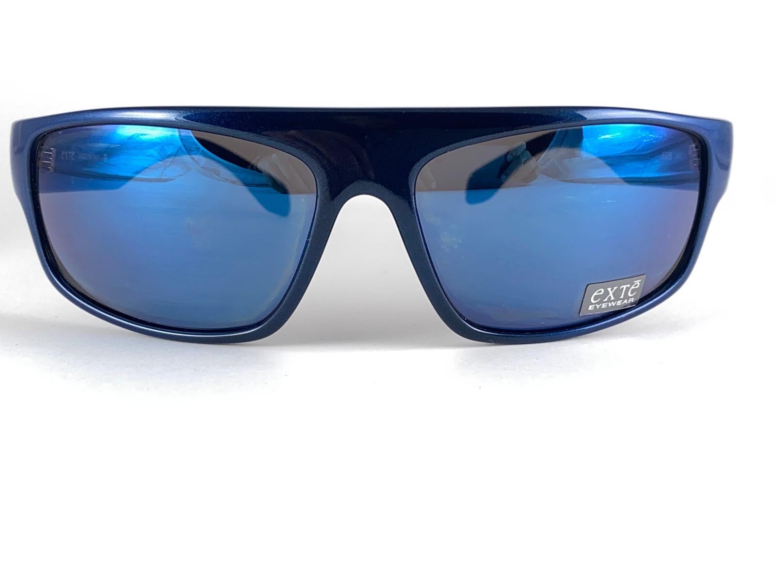 Vintage Exte EX3 Elegante blaue Wickel-Sonnenbrille im Vintage-Stil 2001 Italien im Angebot 2