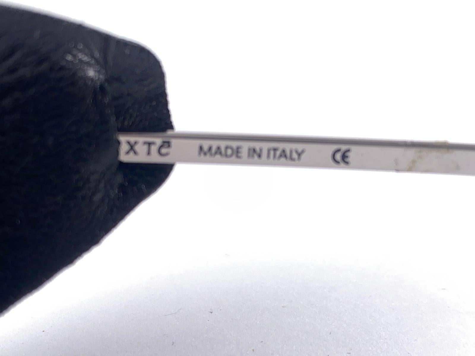 Vintage Exte EX43 Silver & Black Faux Leather Wrap Around Sunglasses 2001 Italy In Excellent Condition For Sale In Baleares, Baleares