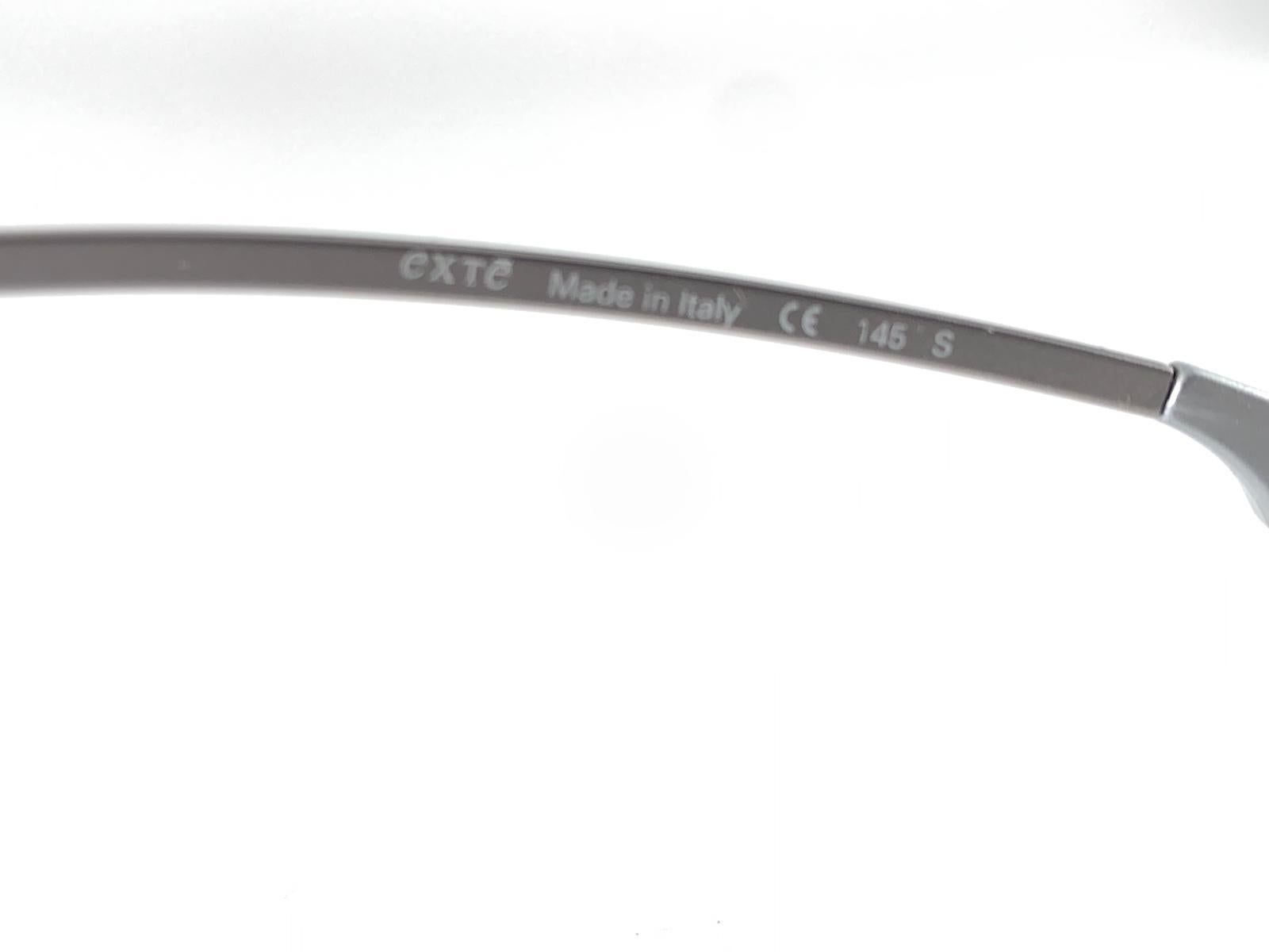 Femenino o masculino Vintage Exte EX5160 Gafas de sol envolventes plateadas 2001 Italia en venta