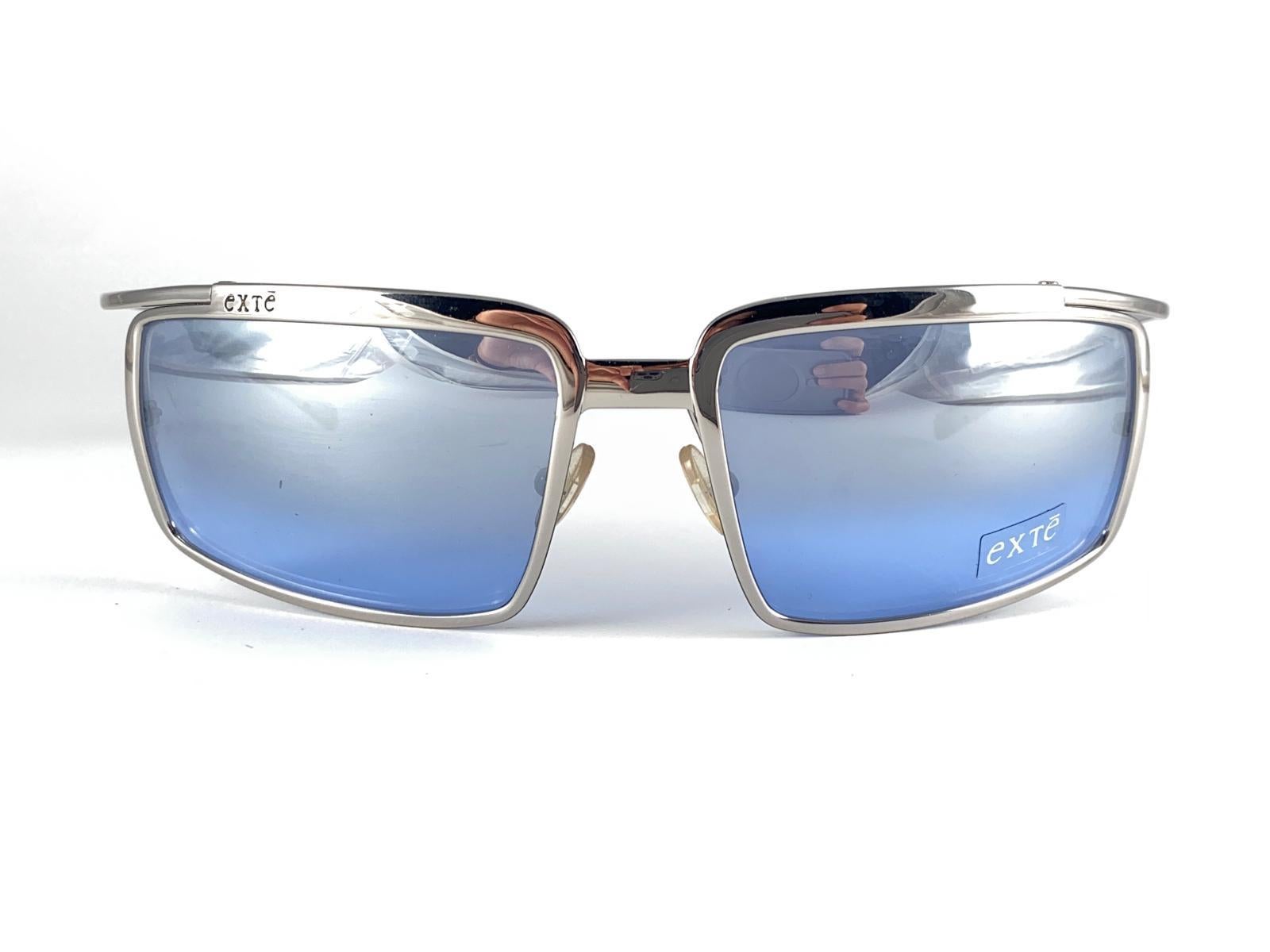 Vintage Exte EX5160 Gafas de sol envolventes plateadas 2001 Italia en venta 2