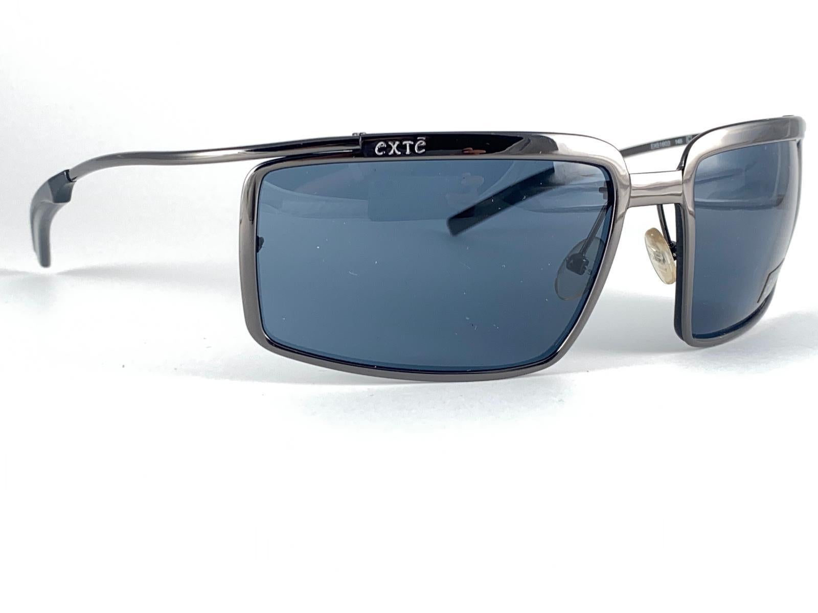 Vintage Exte EX51603 Dark Silver Oversized Wrap Around Sunglasses 2001 Italy For Sale 3