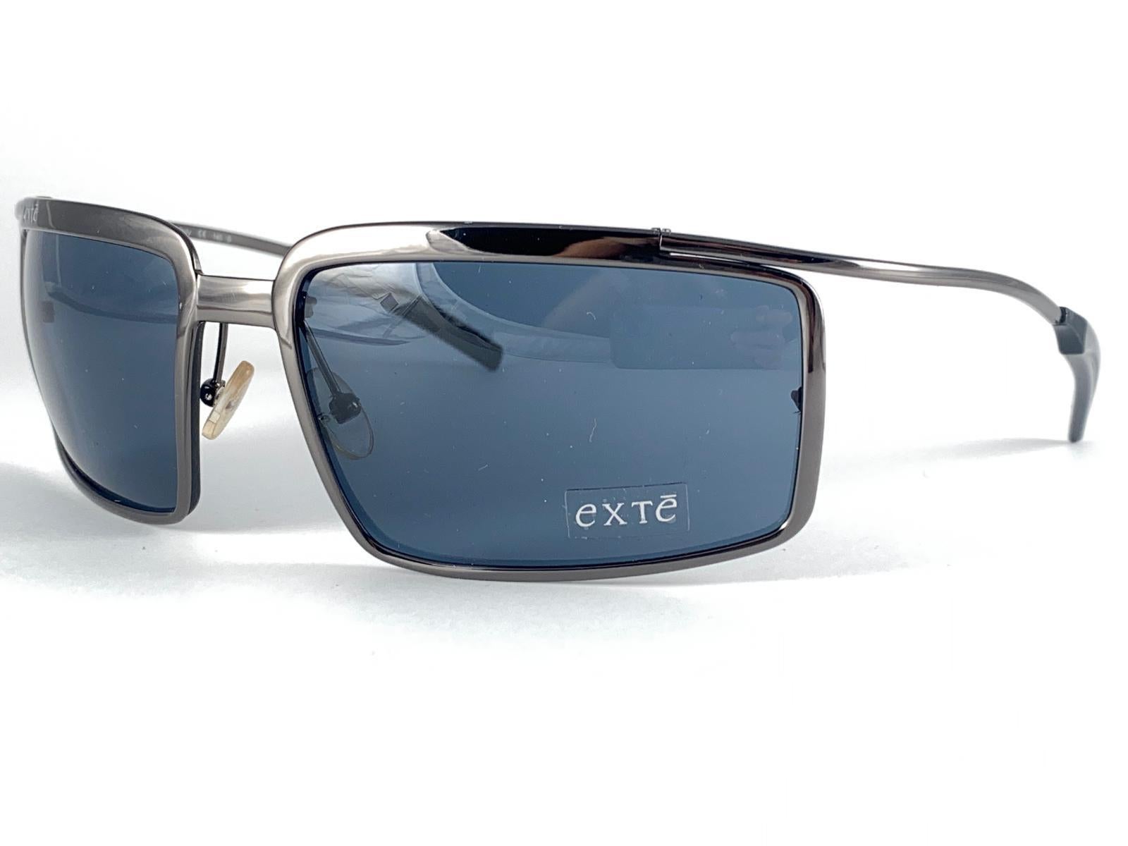 Vintage Exte EX51603 Dark Silver Oversized Wrap Around Sunglasses 2001 Italy For Sale 4