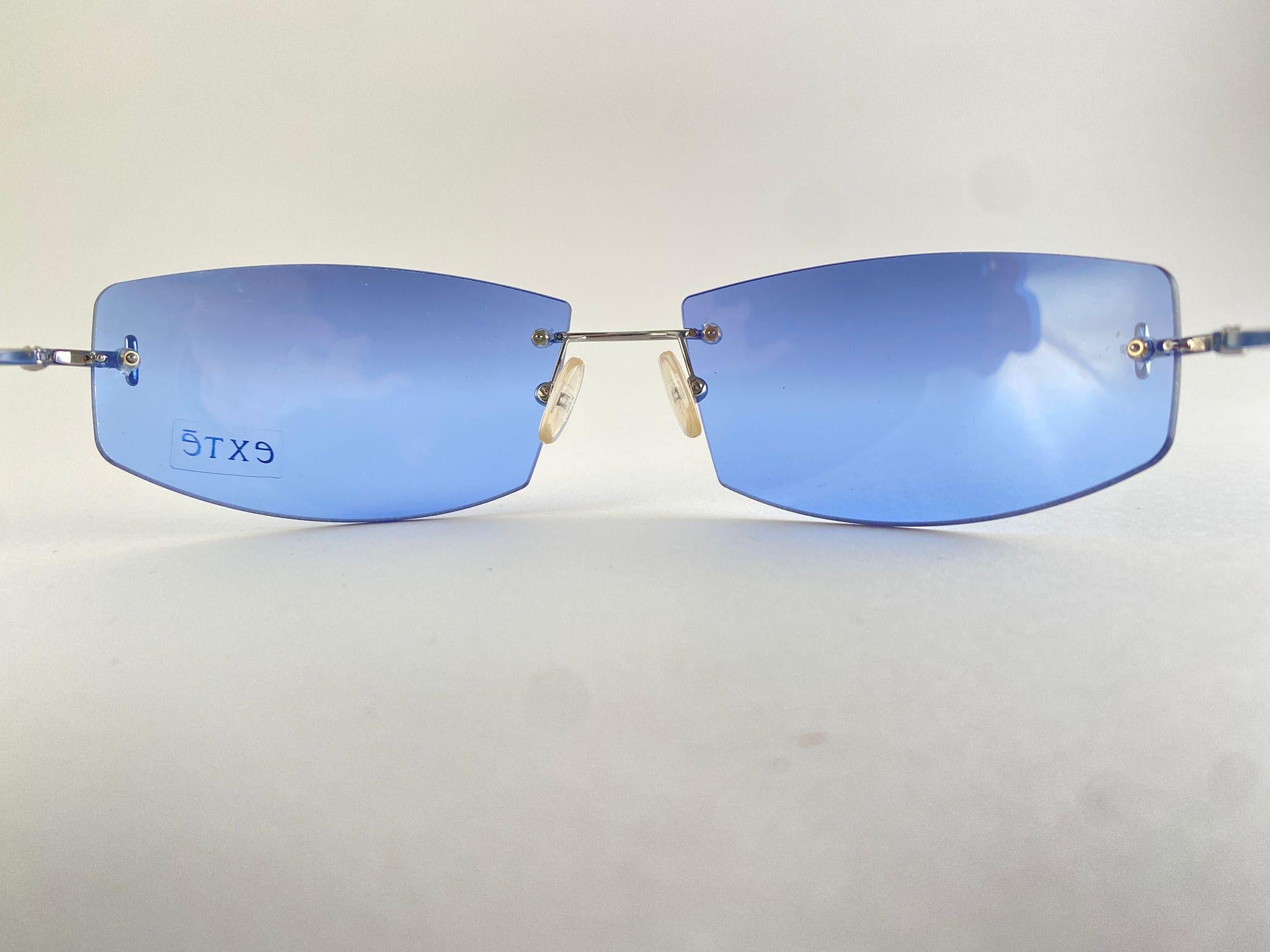 Bleu Lunettes de soleil vintage Exte bleu sans monture 2001 Italie en vente