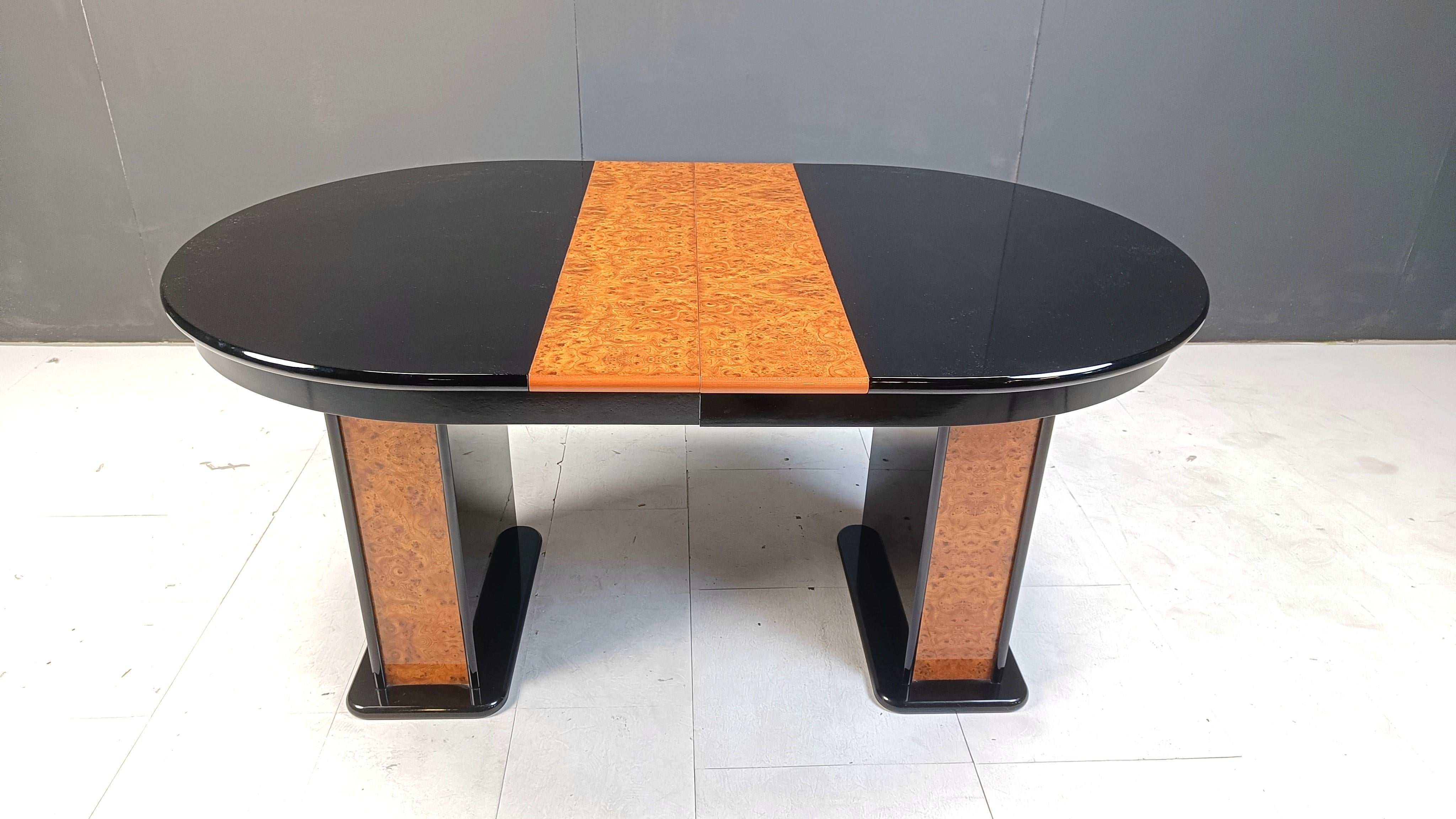 Fin du 20e siècle Table de salle à manger vintage extensible en bois de ronce et laque, années 1980 en vente
