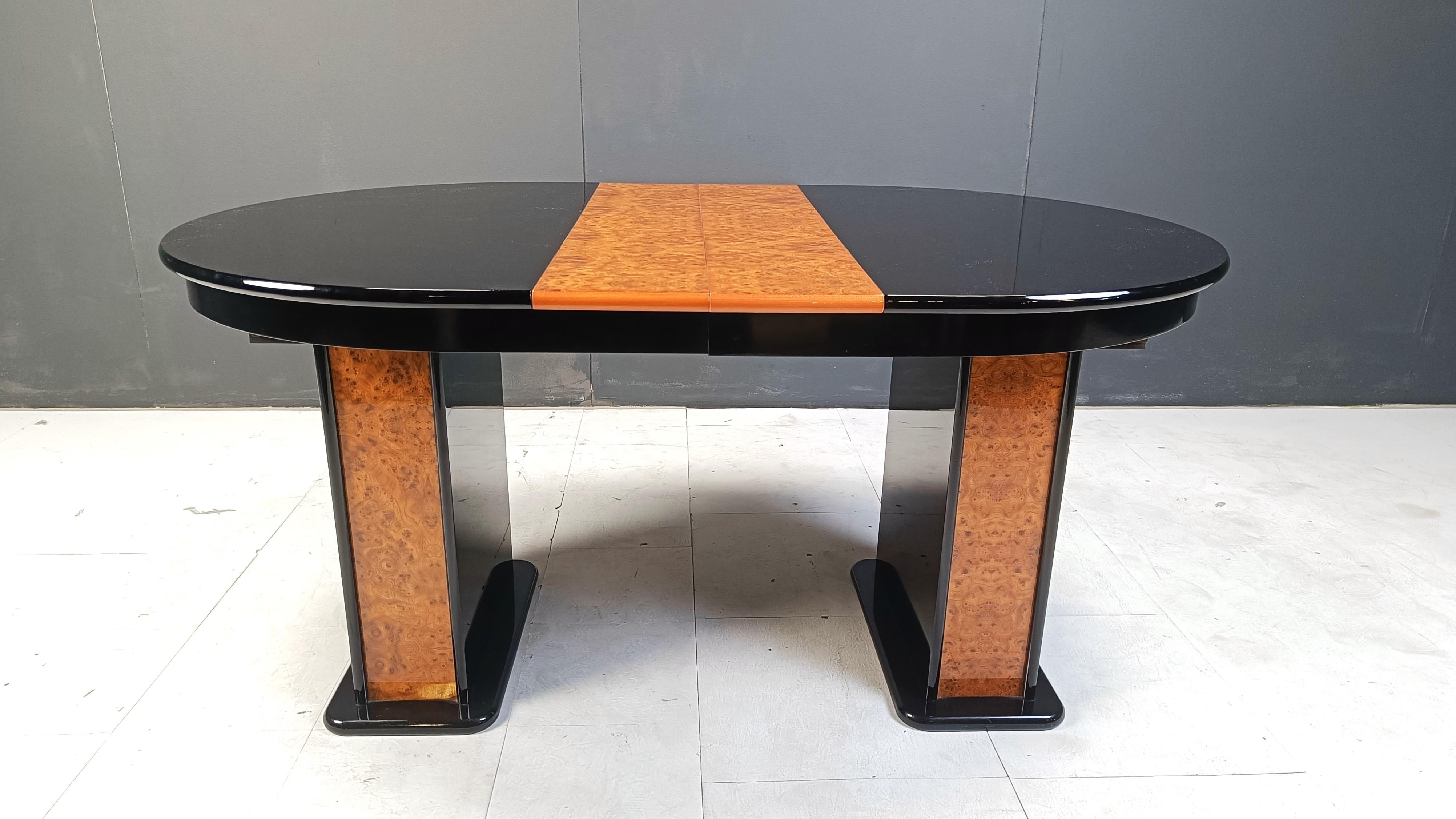 Broussin Table de salle à manger vintage extensible en bois de ronce et laque, années 1980 en vente
