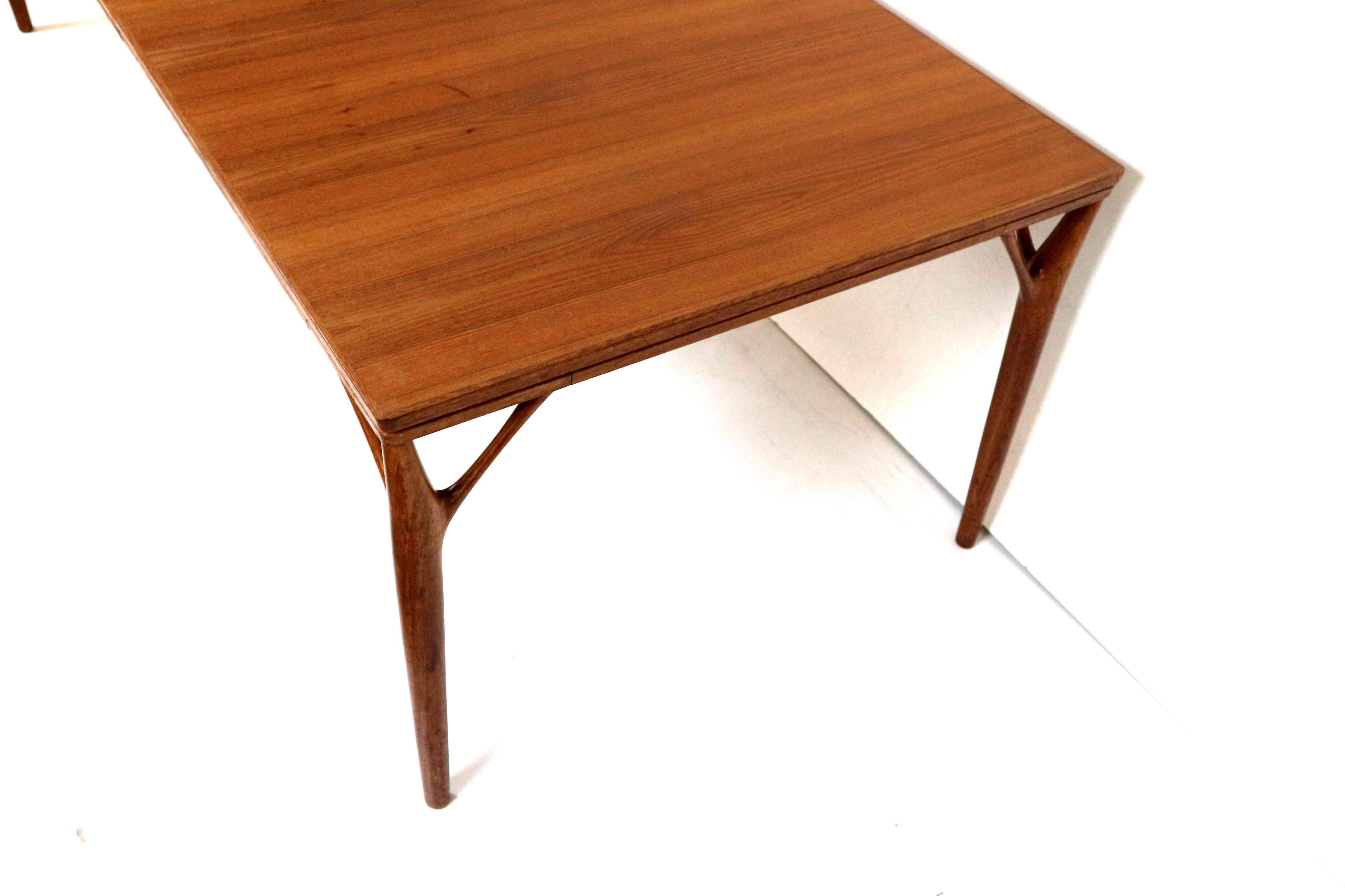 Mid-Century Modern Vintage Extendable Dining Table by Helge Vestergaard-Jensen for Søren Horn For Sale