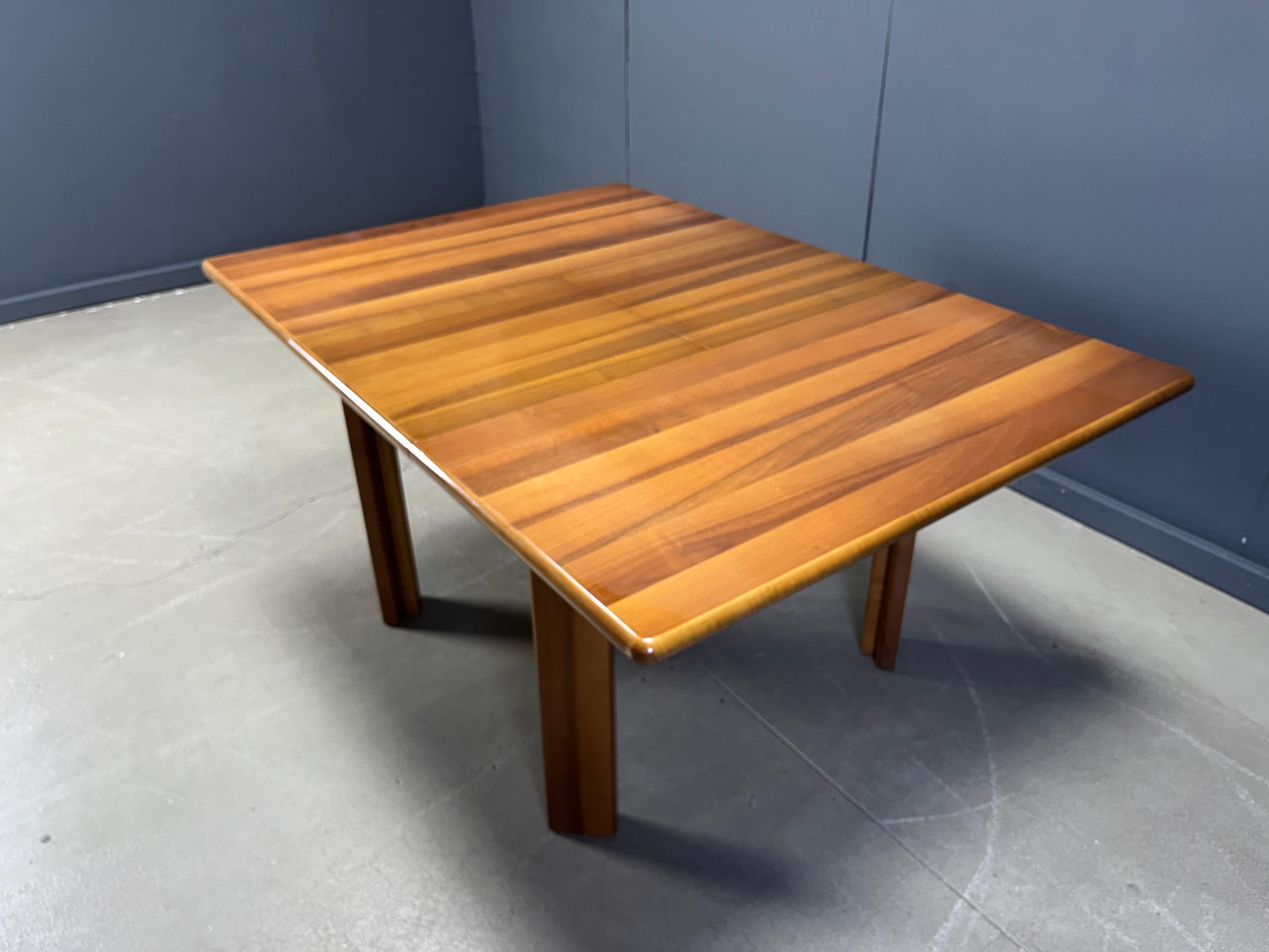 Vintage extendable dining table by Molteni, 1970s For Sale 6