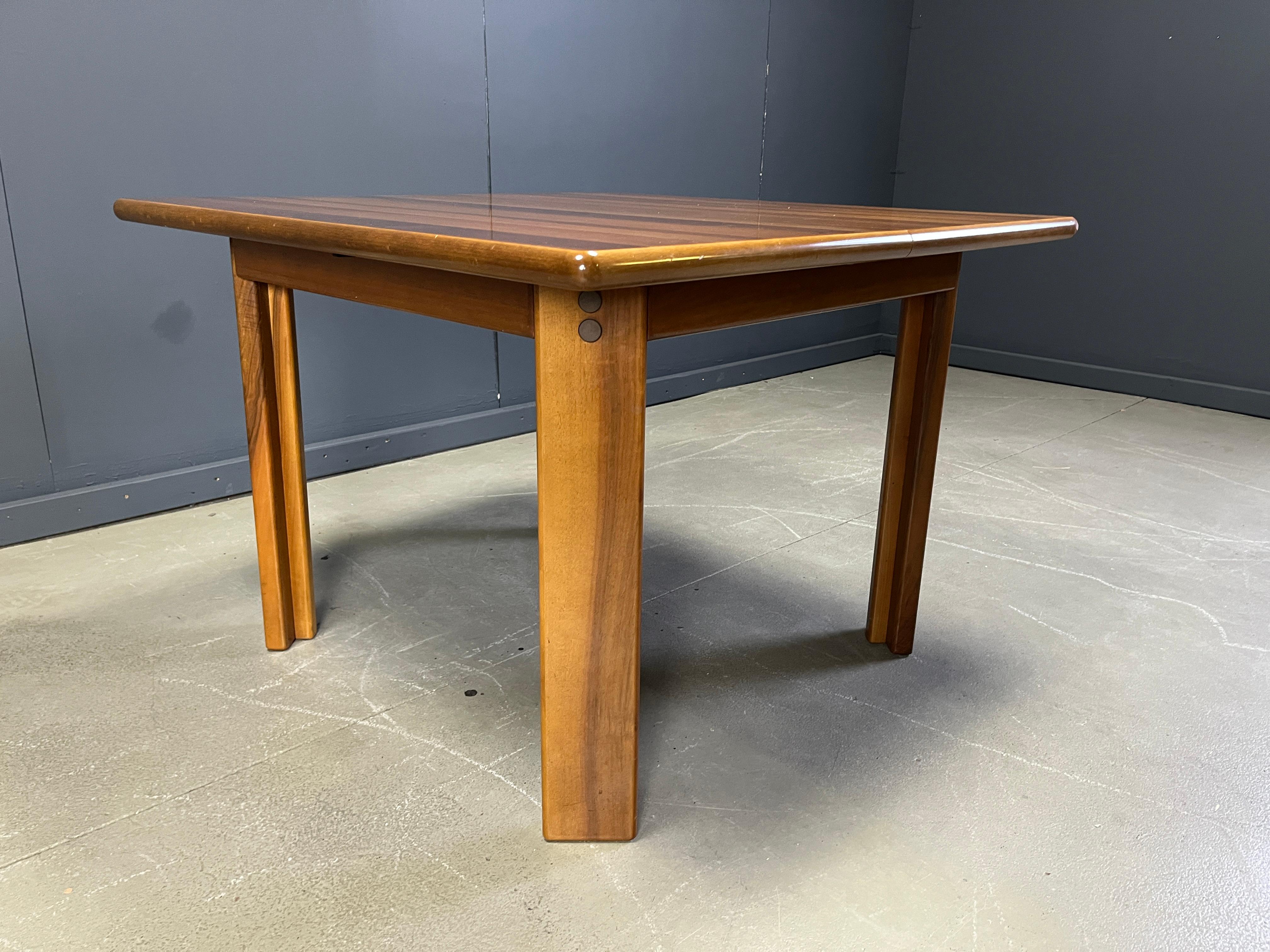 Vintage extendable dining table by Molteni, 1970s In Good Condition For Sale In Leuven, Vlaams Gewest