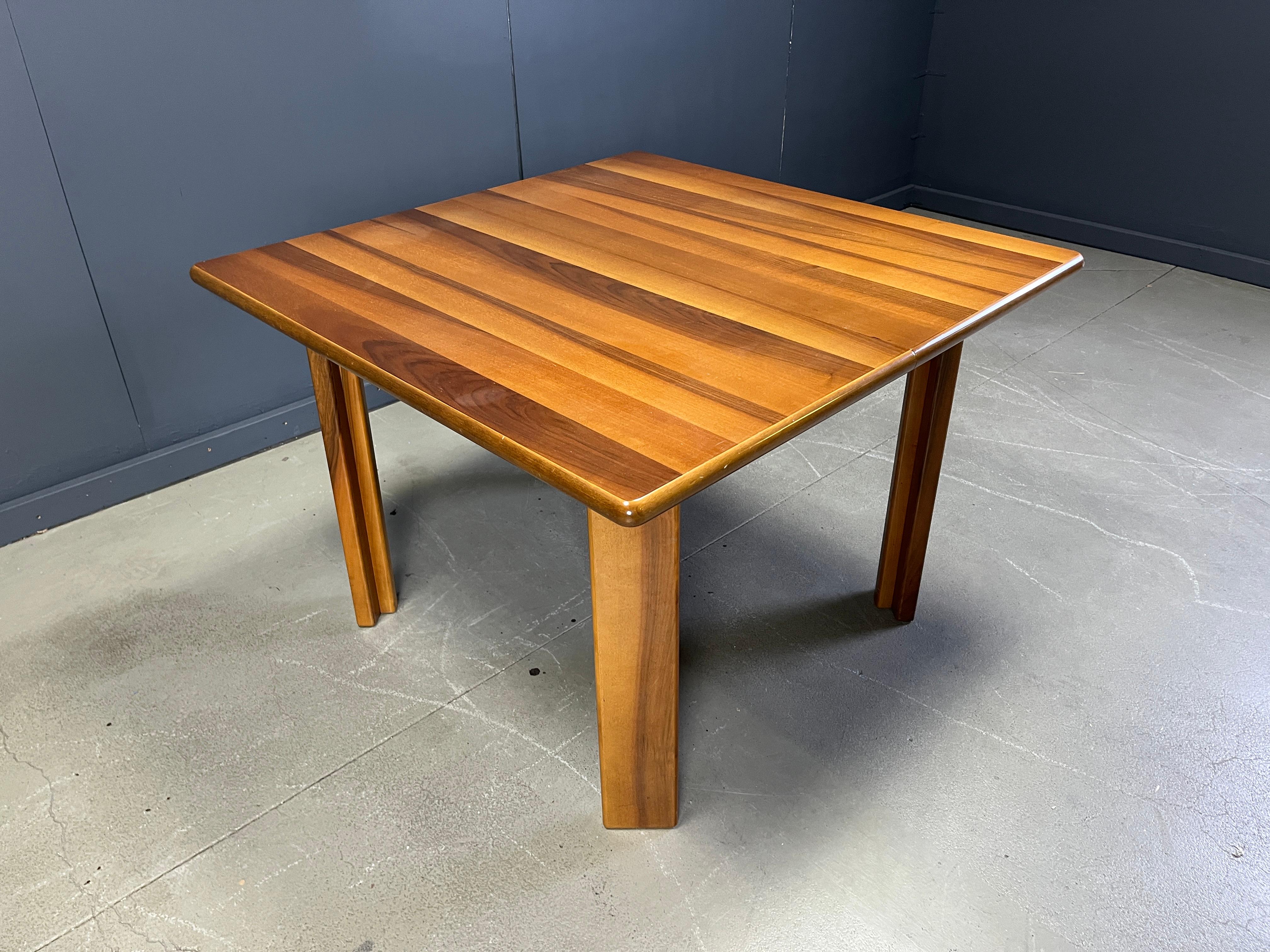Late 20th Century Vintage extendable dining table by Molteni, 1970s For Sale